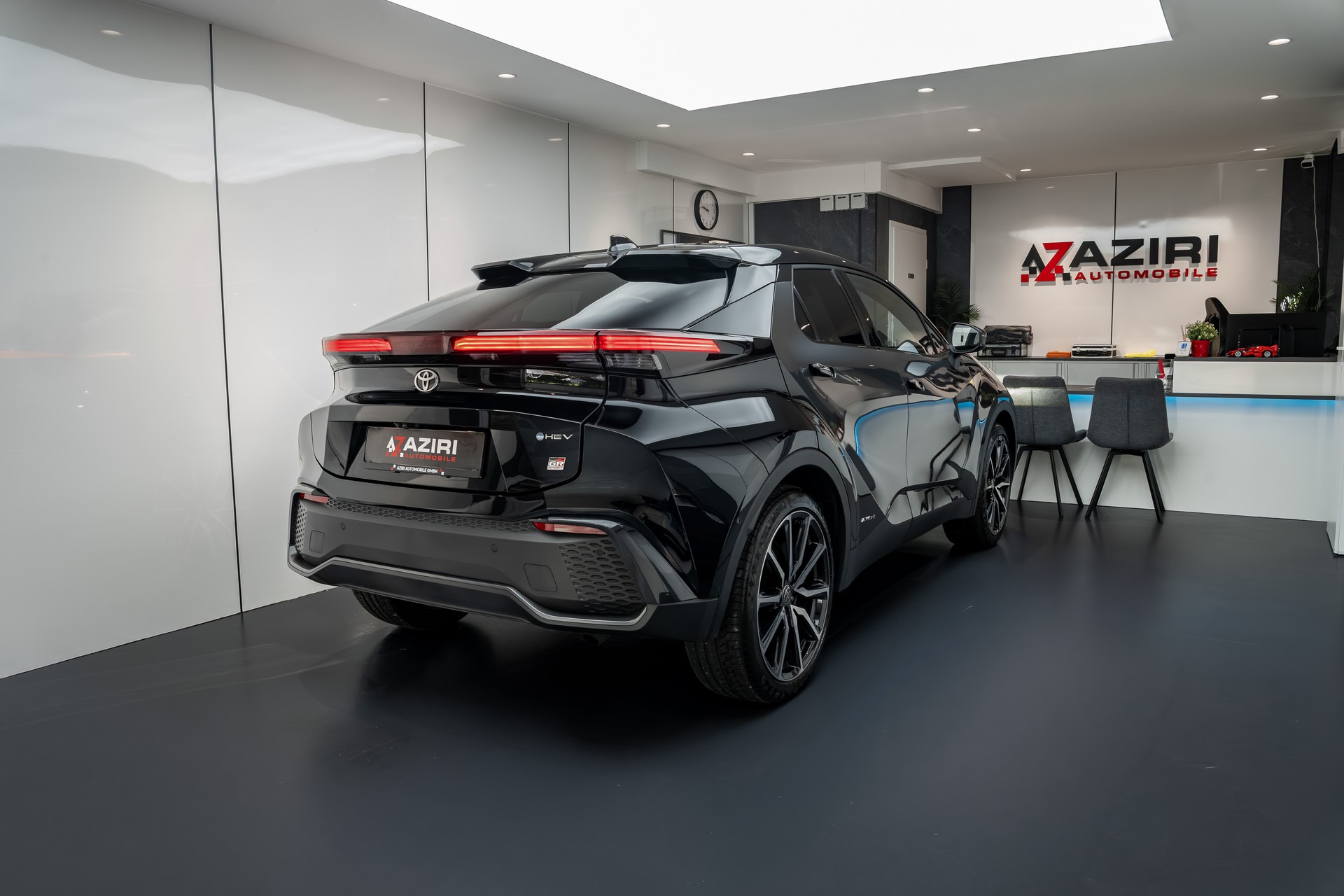 TOYOTA C-HR 2.0 HSD CVT GR Sport Premiere 4WD-image-4
