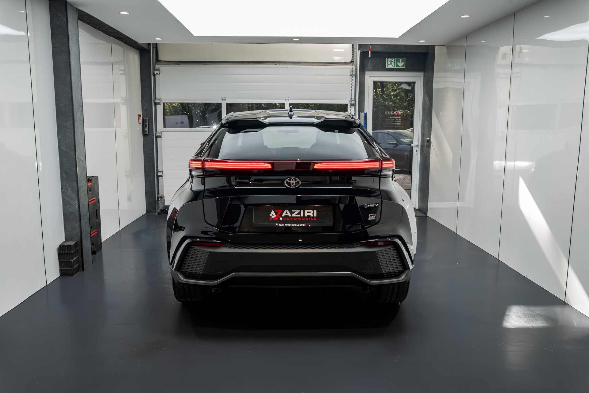 TOYOTA C-HR 2.0 HSD CVT GR Sport Premiere 4WD-image-5