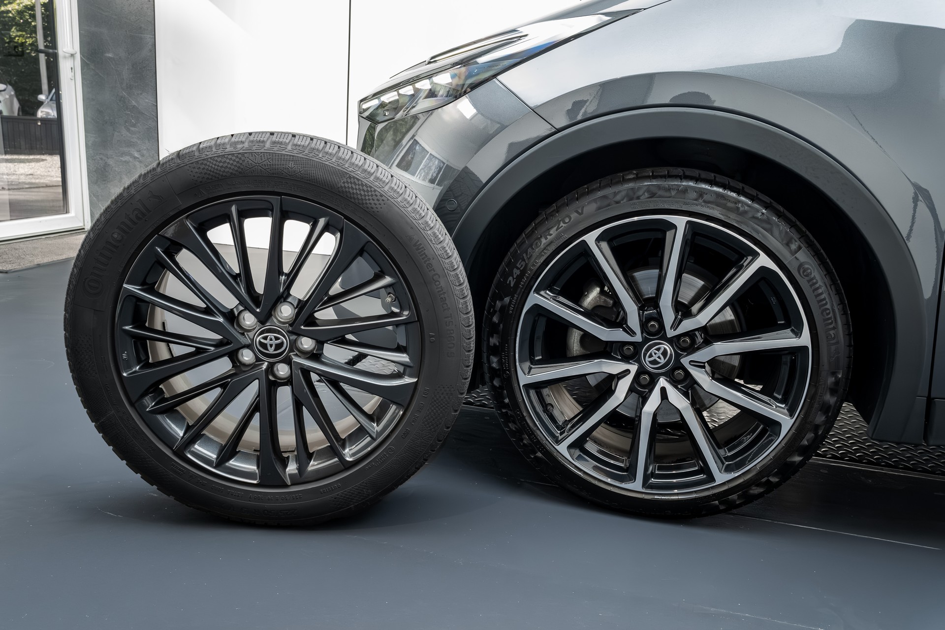 TOYOTA C-HR 2.0 HSD CVT GR Sport Premiere 4WD-showroom-element-3