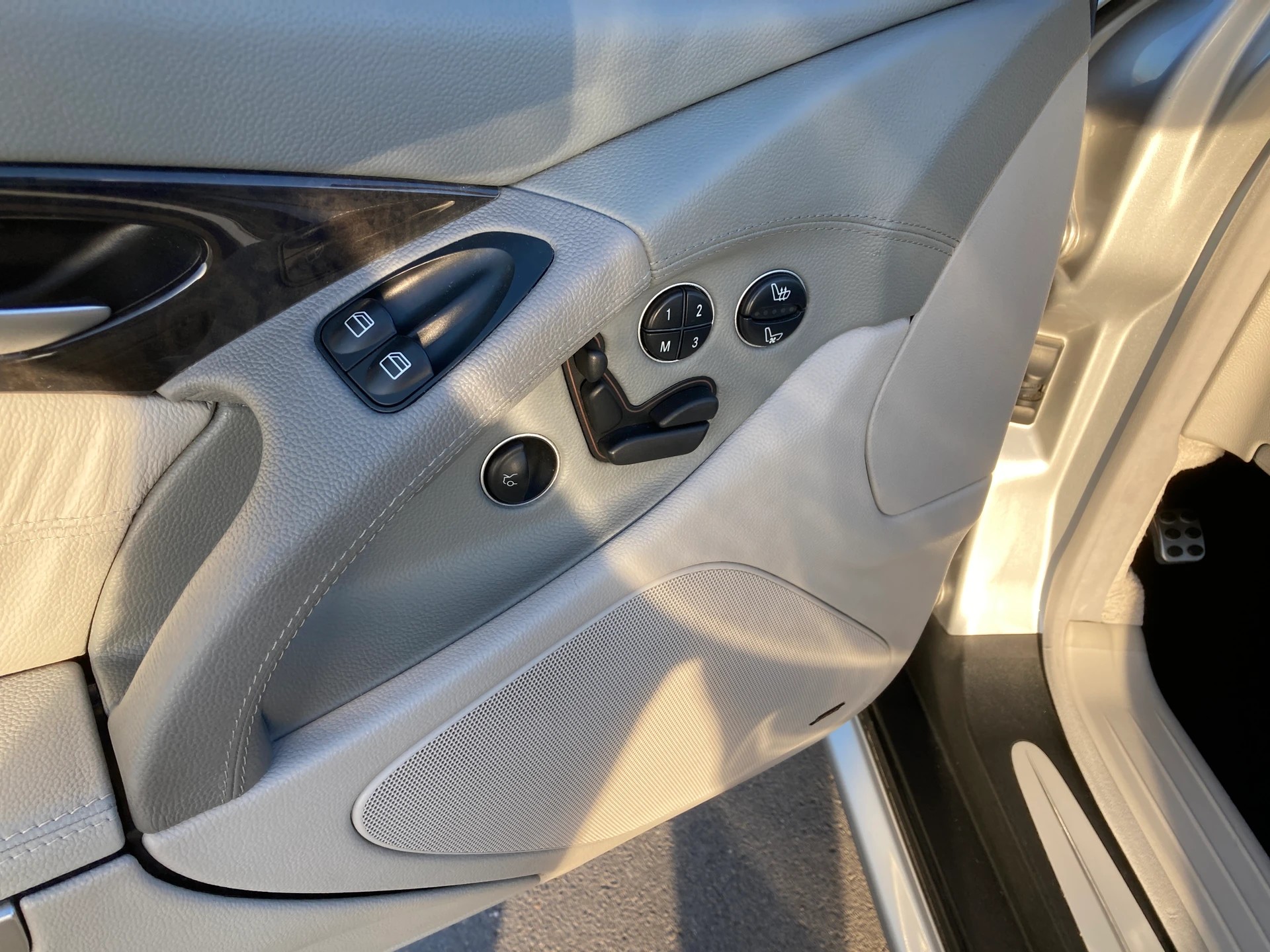 MERCEDES-BENZ SL 600 Automatic-image-13