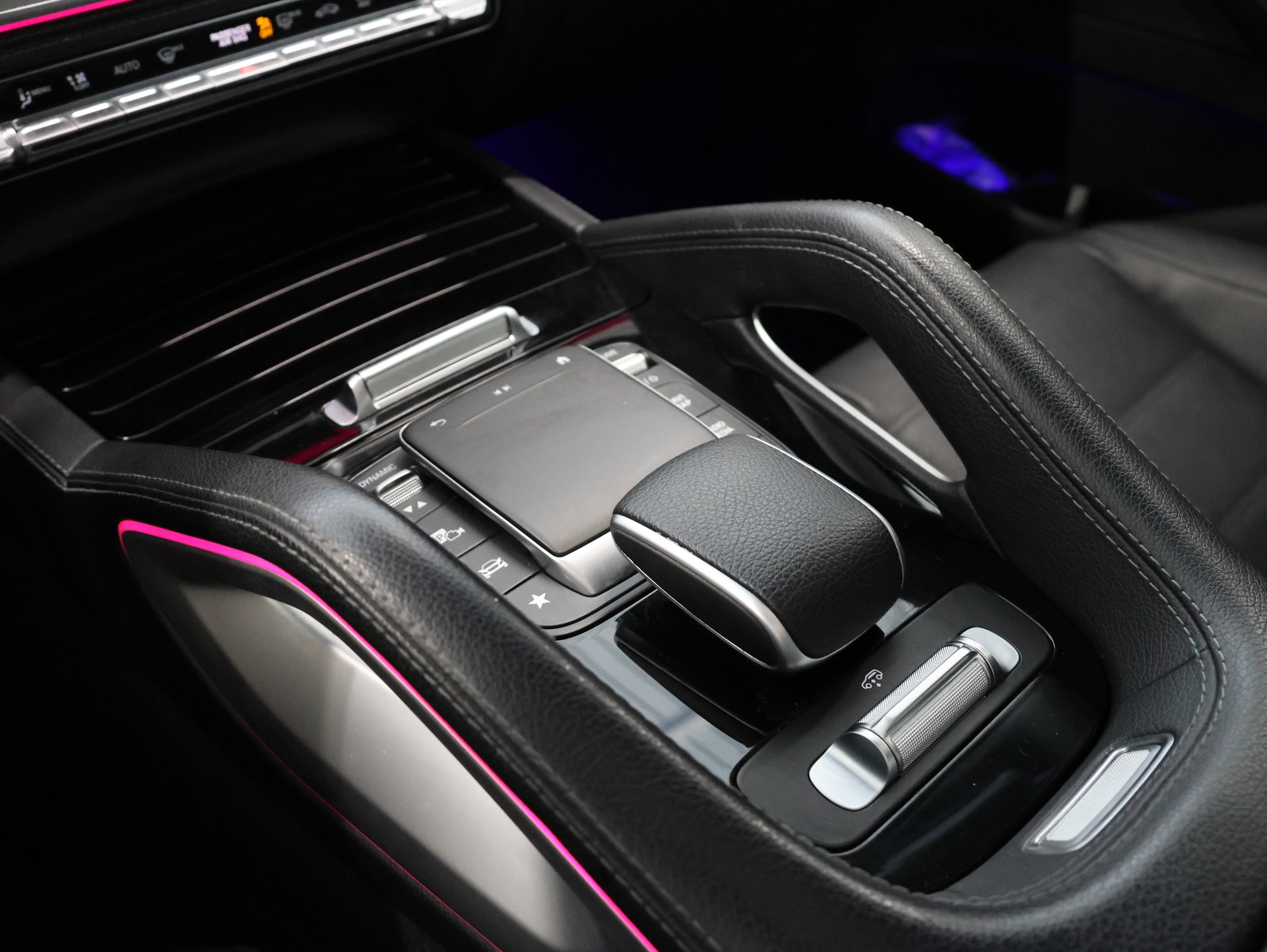MERCEDES-BENZ GLE Coupé 300 d 4Matic+ 9G-Tronic *Panorama* *Burmester* *360 Kamera*-image-24