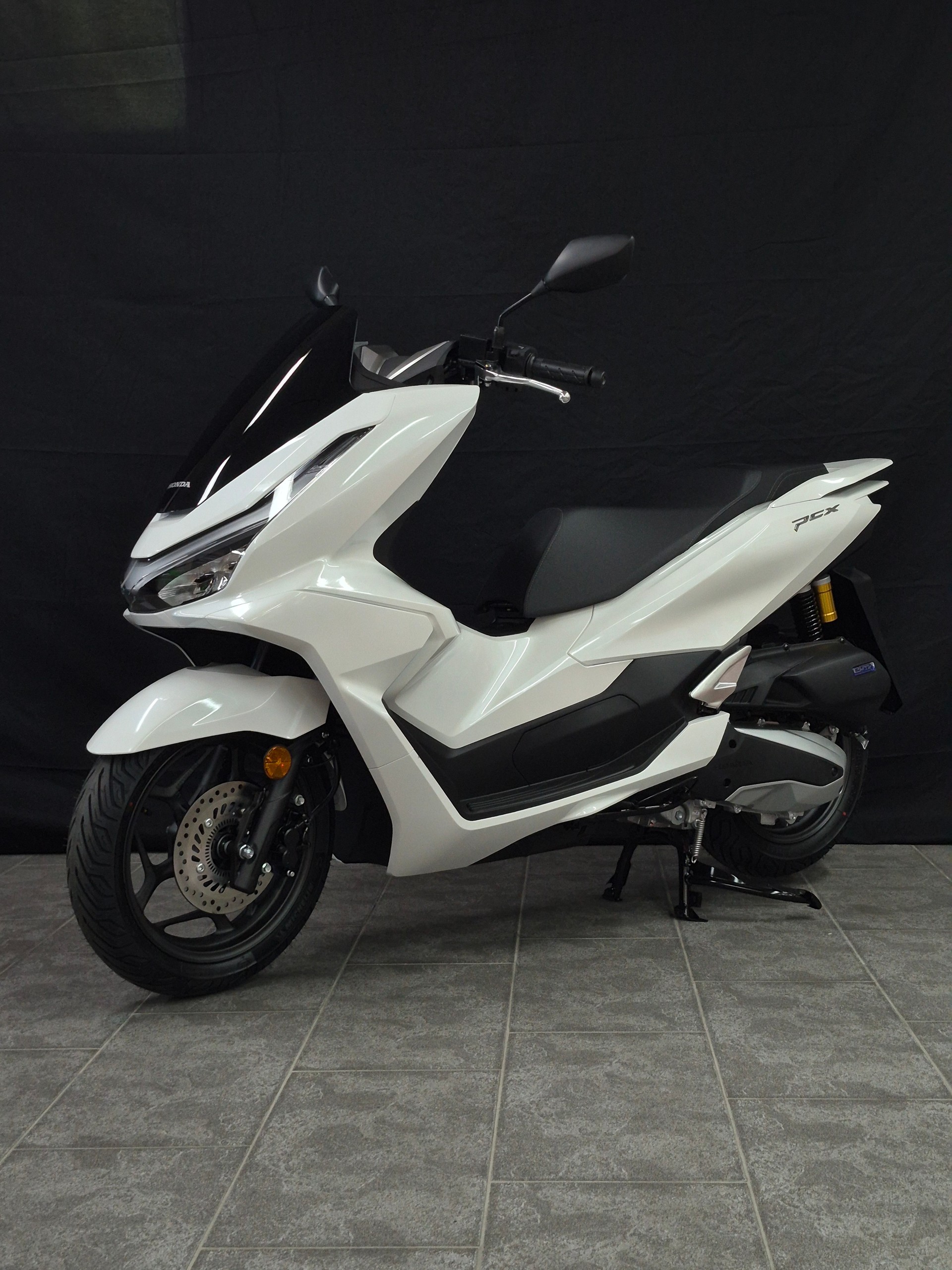 HONDA PCX 125 DX TFT. connectivity-image-1