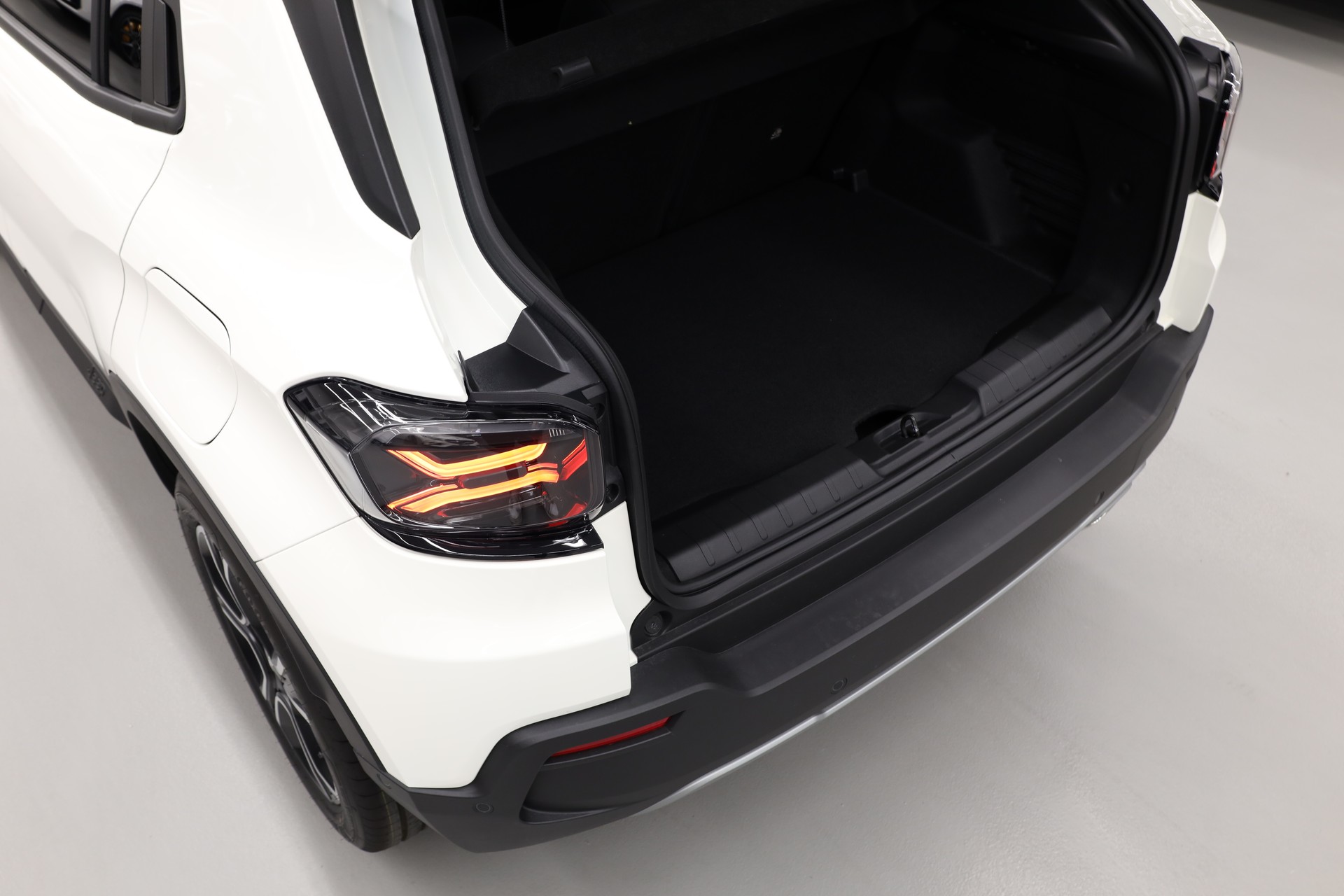 JEEP Avenger 1.2 MHEV Summit-image-9