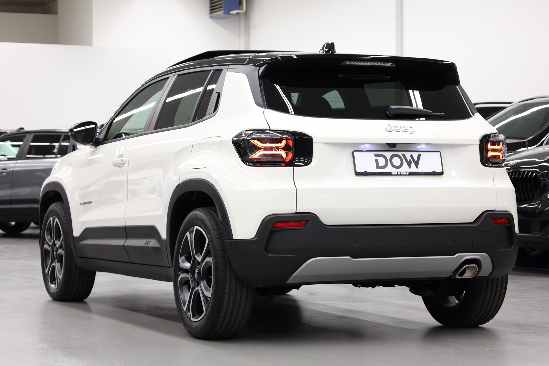JEEP Avenger 1.2 MHEV Summit-image-6