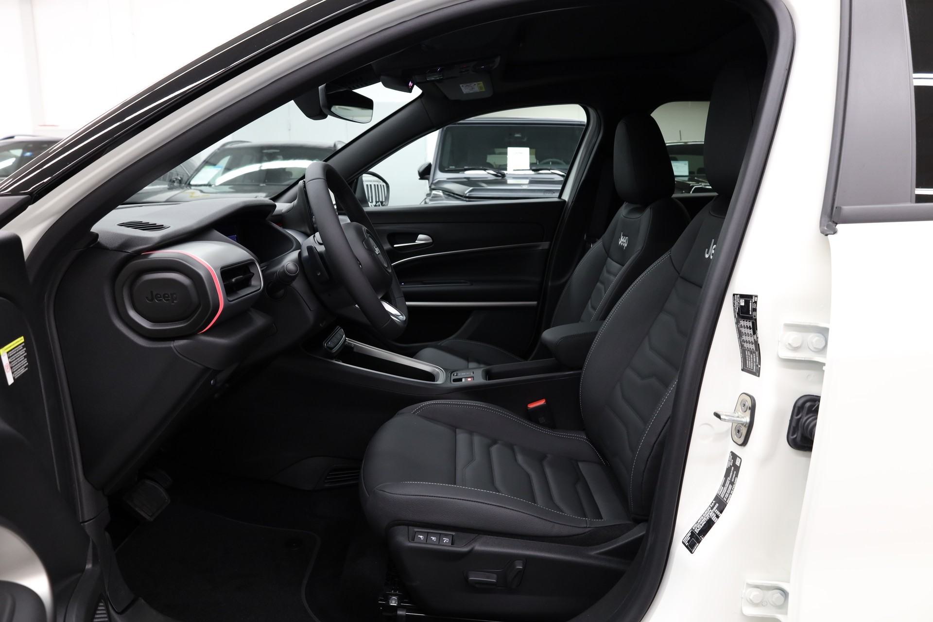 JEEP Avenger 1.2 MHEV Summit-image-13