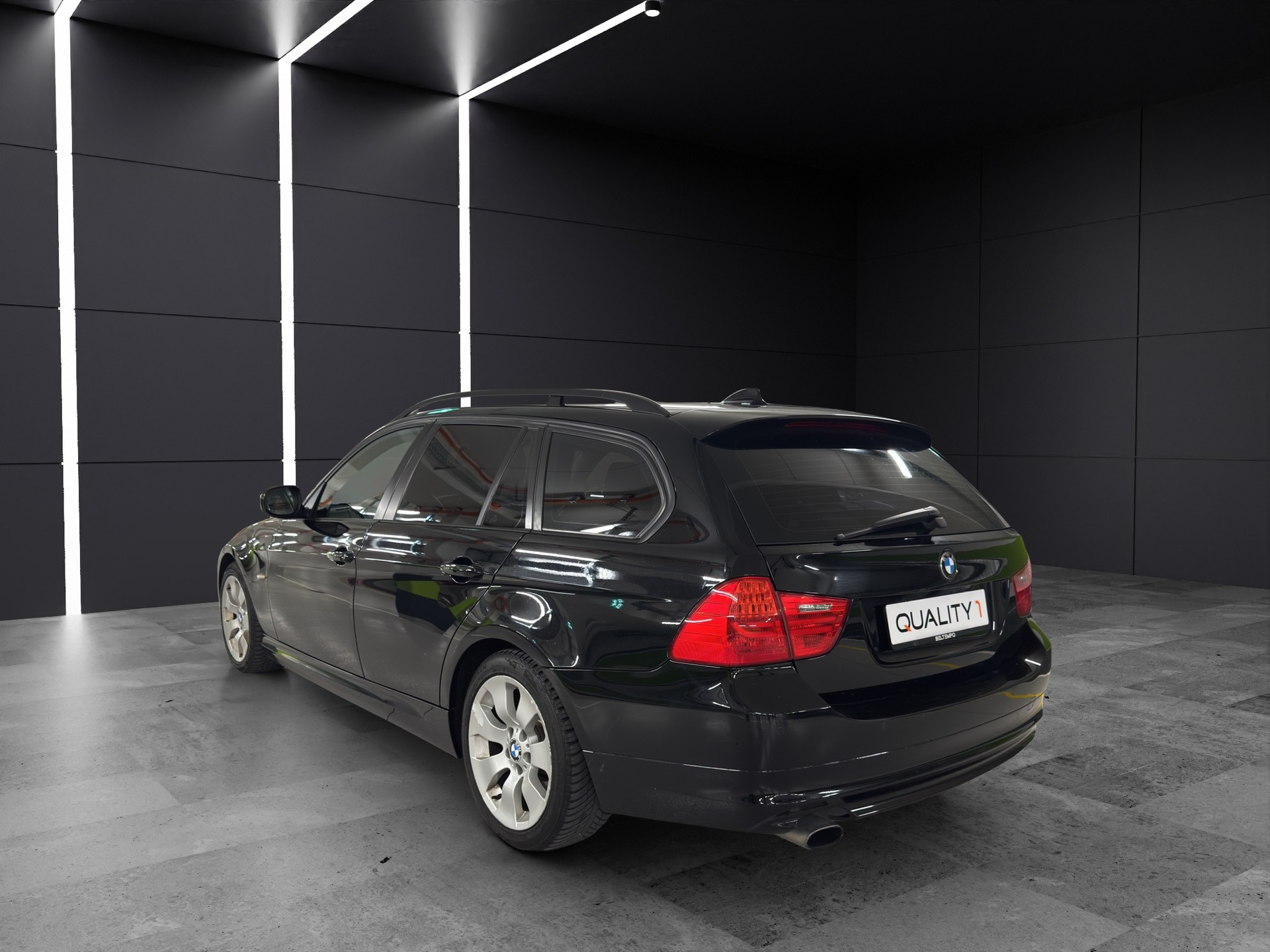 BMW 320i Touring Steptronic-image-6