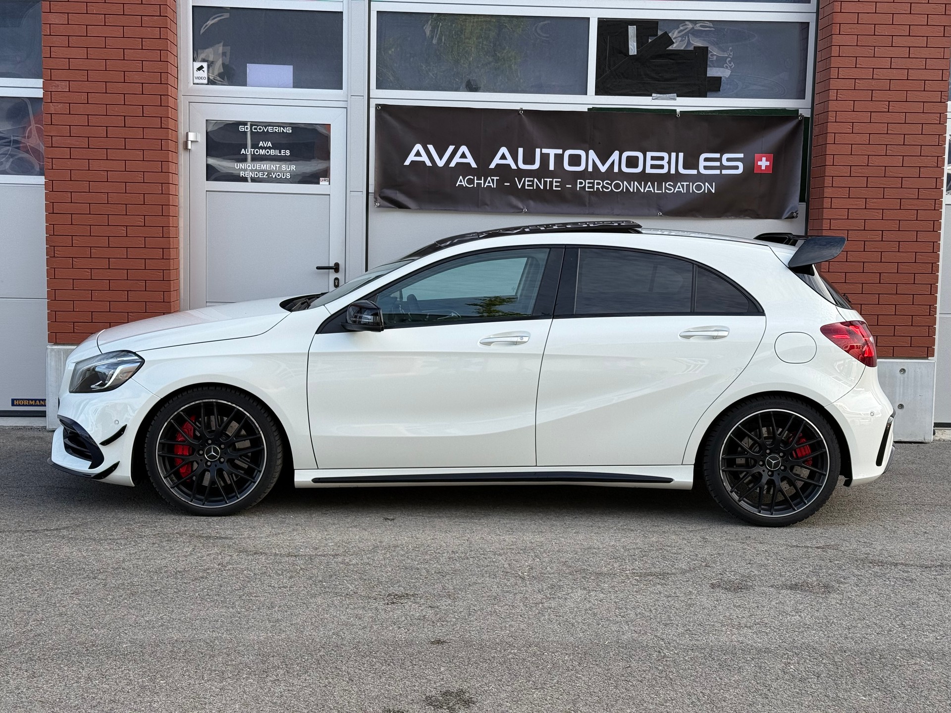 MERCEDES-BENZ A 45 AMG 4Matic Speedshift 7G-DCT-showroom-element-3