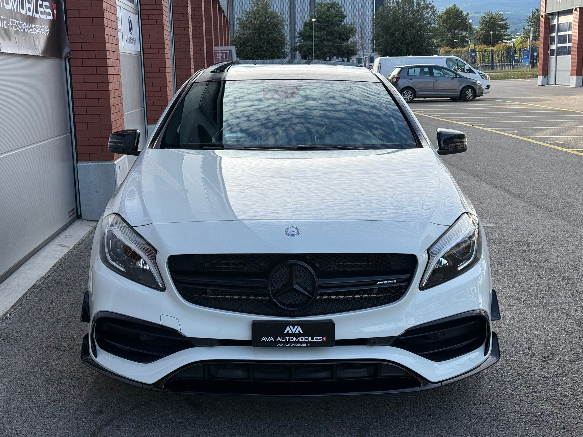 MERCEDES-BENZ A 45 AMG 4Matic Speedshift 7G-DCT-showroom-element-1