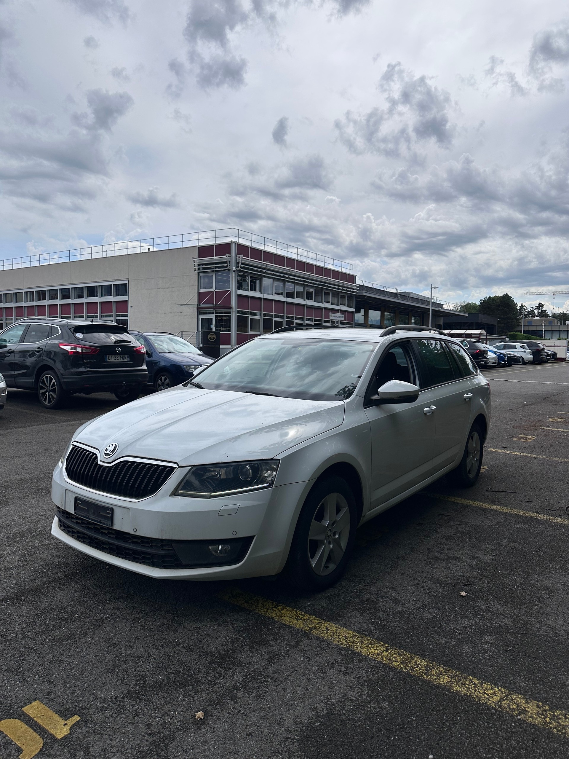 SKODA Octavia Combi 2.0 TDI Swiss Edition 4x4 DSG