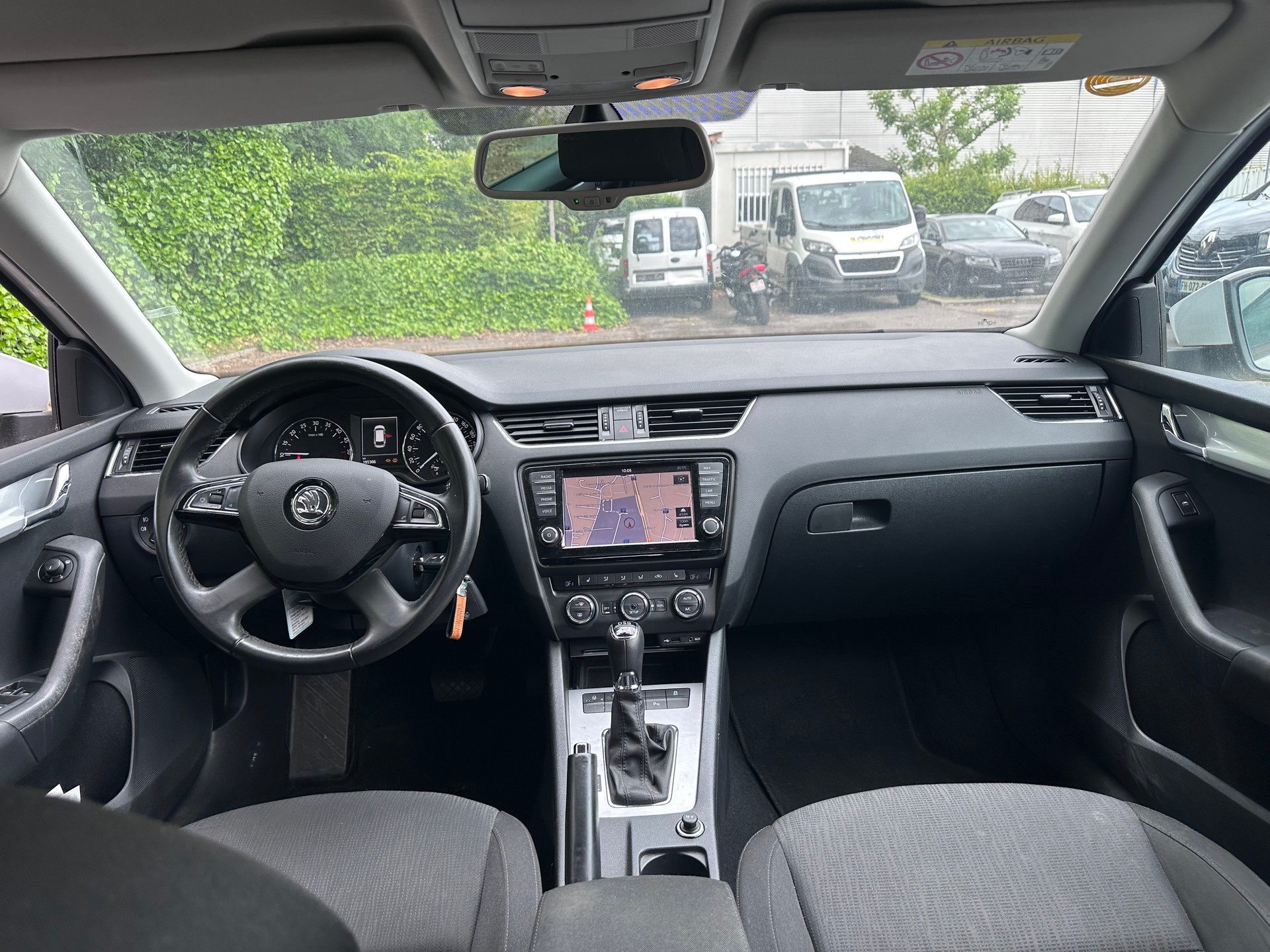 SKODA Octavia Combi 2.0 TDI Swiss Edition 4x4 DSG-image-7