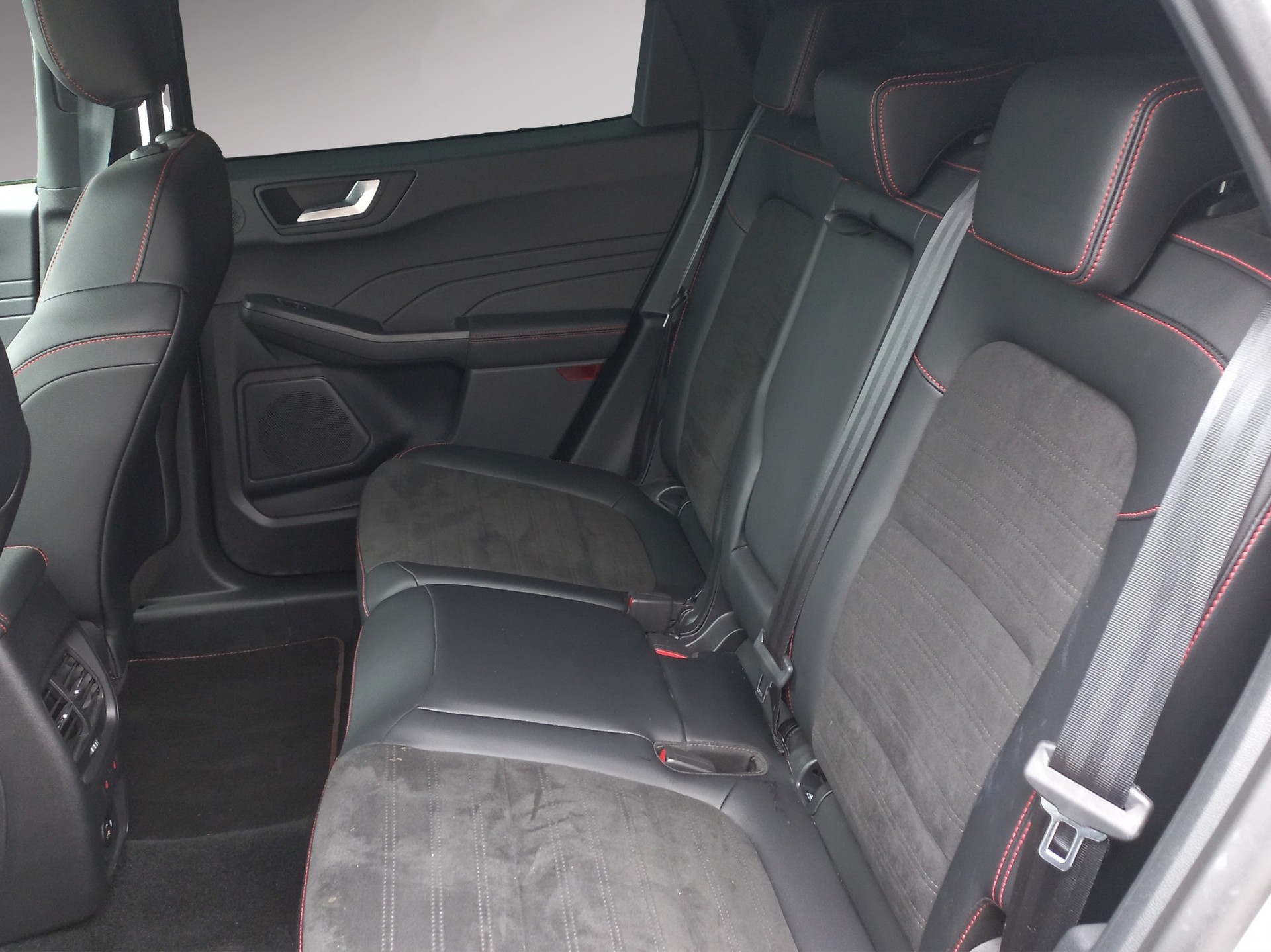 FORD Kuga 2.5 PHEV ST-Line FWD-image-10