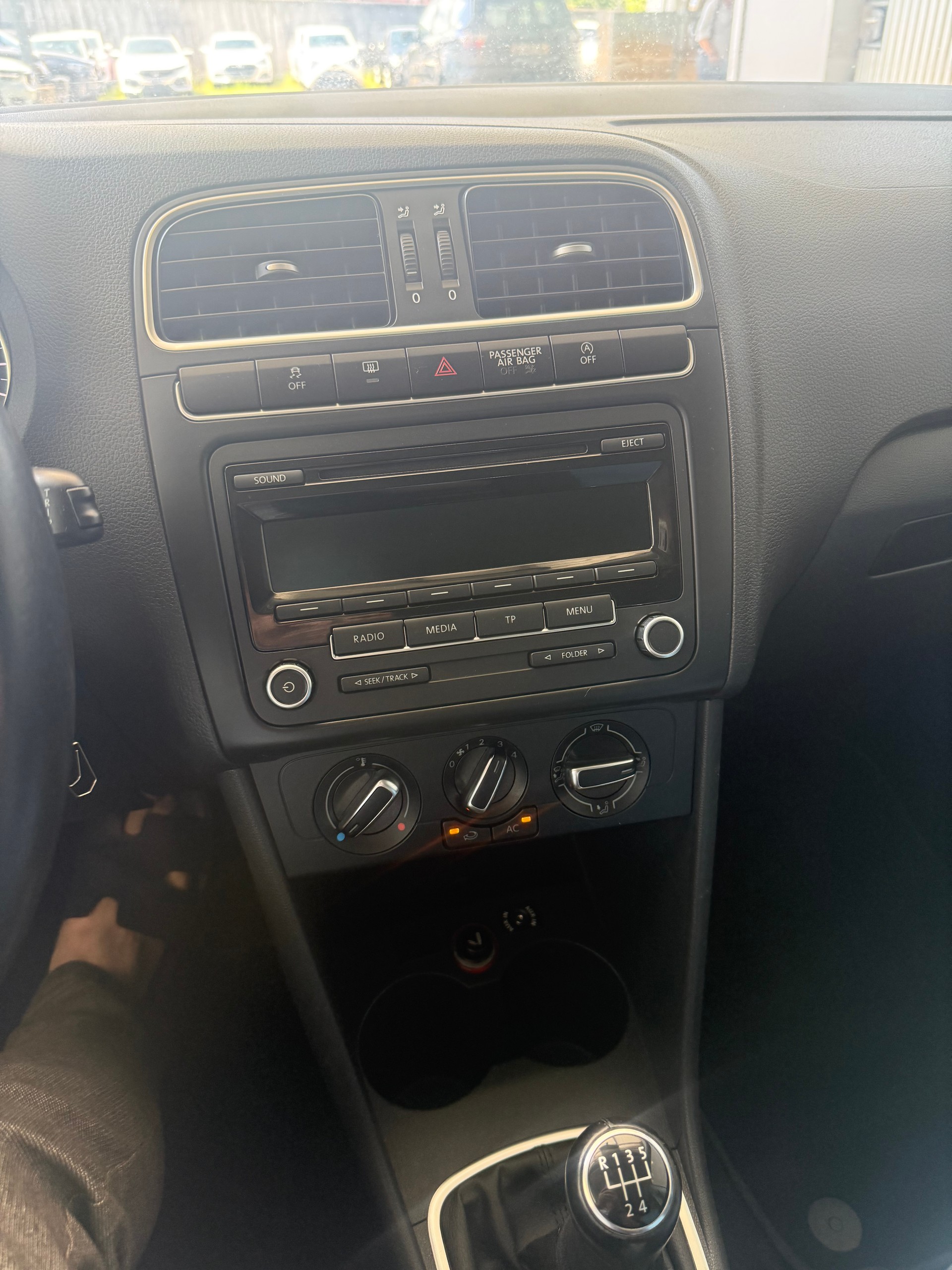 VW Polo 1.2 TDI BlueMotion Trendline-image-9
