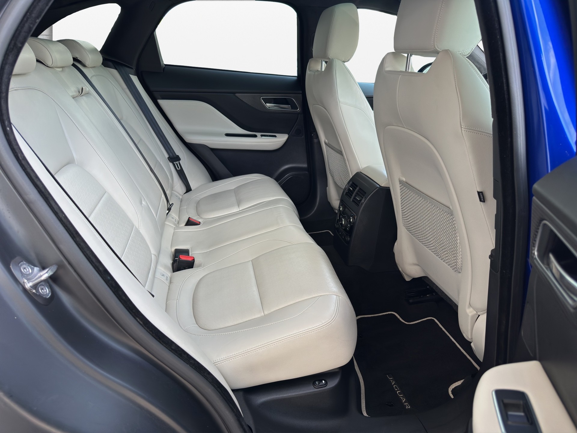 JAGUAR F-Pace 3.0 TD R-Sport AWD Automatik-image-12