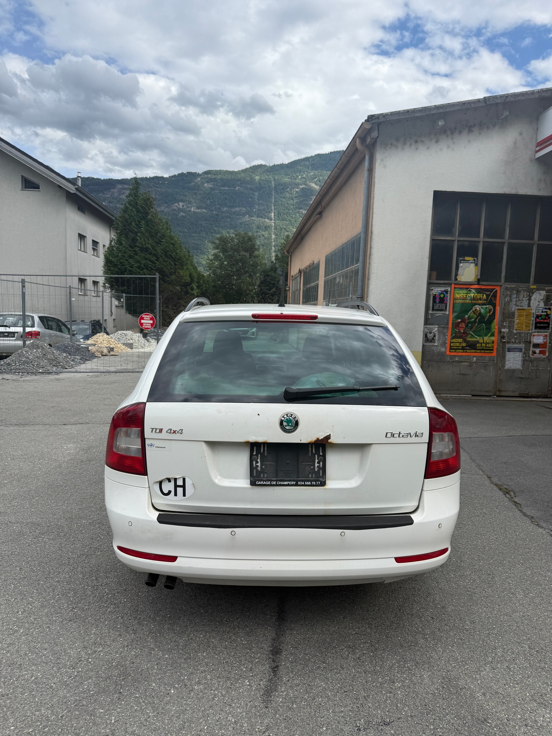 SKODA Octavia Combi 2.0 TDI Adventure 4x4 DSG-image-7