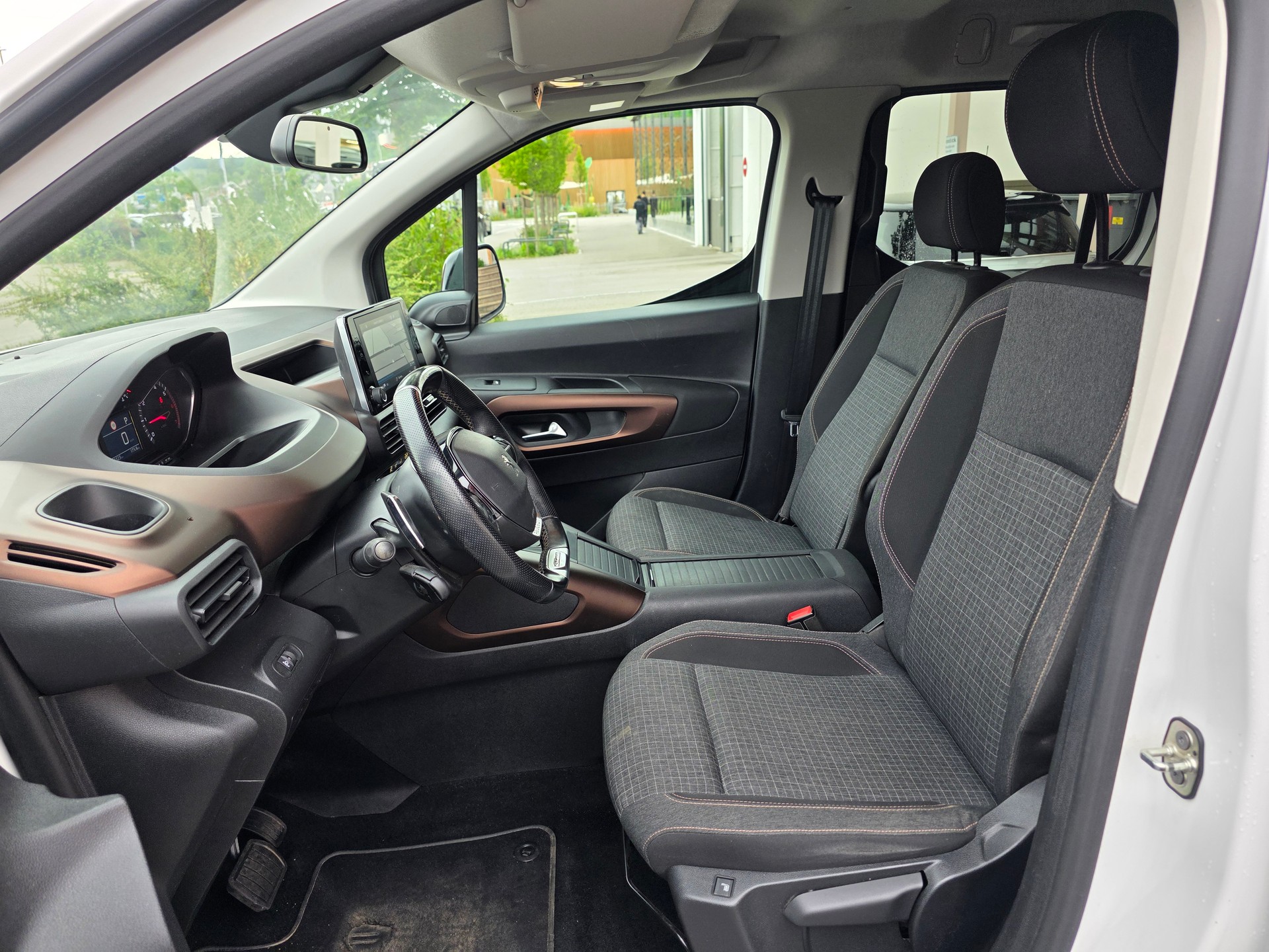 PEUGEOT Rifter Long 1.5 BlueHDi GT Line EAT8-image-10