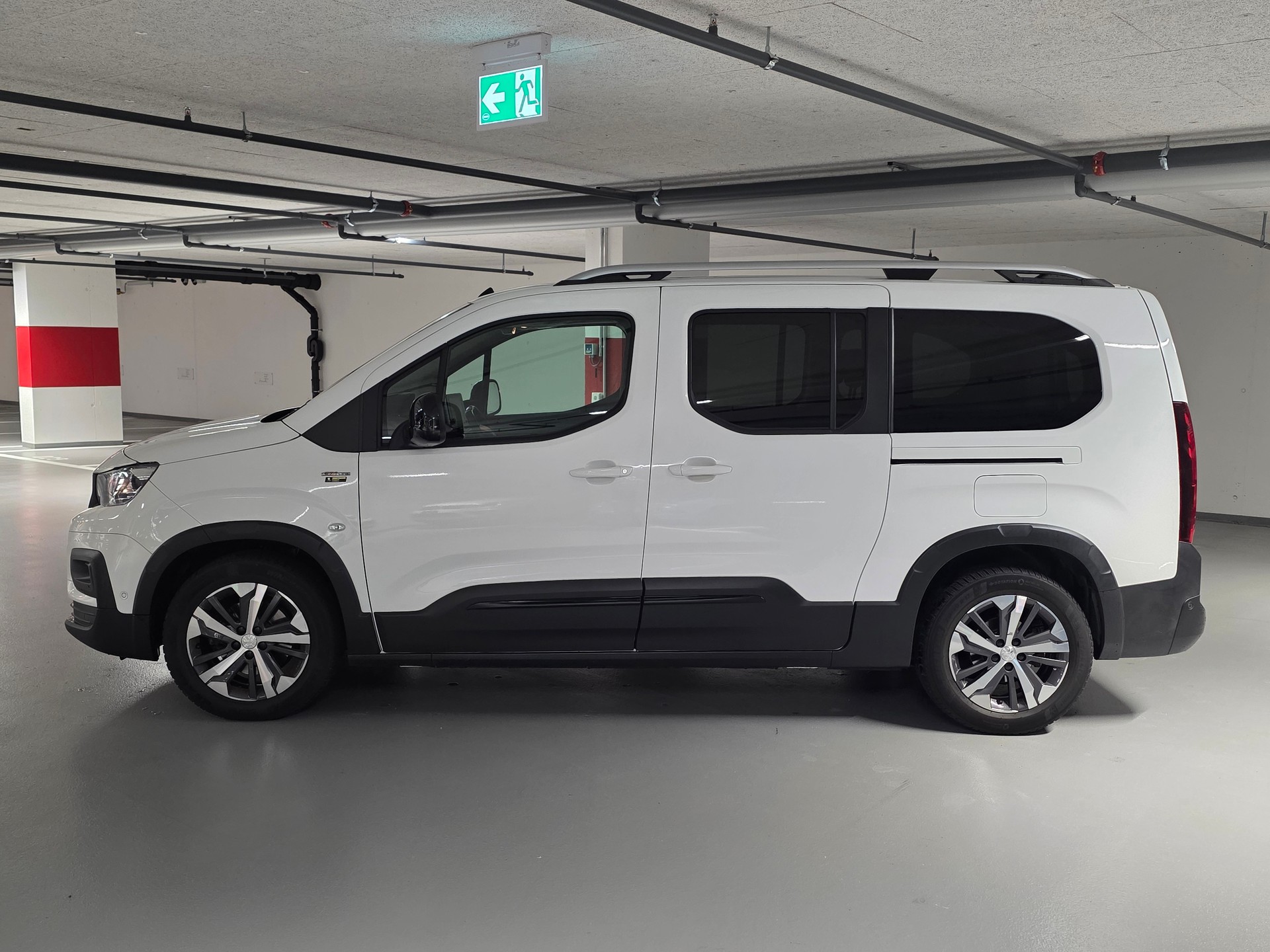 PEUGEOT Rifter Long 1.5 BlueHDi GT Line EAT8-image-7