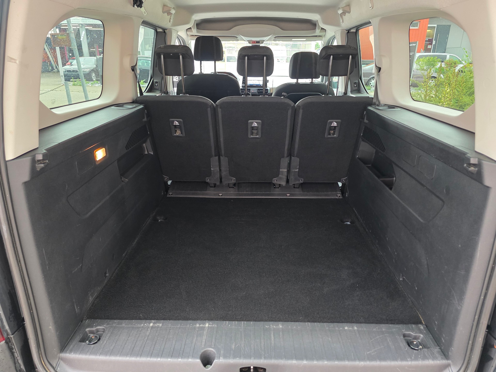 PEUGEOT Rifter Long 1.5 BlueHDi GT Line EAT8-image-17