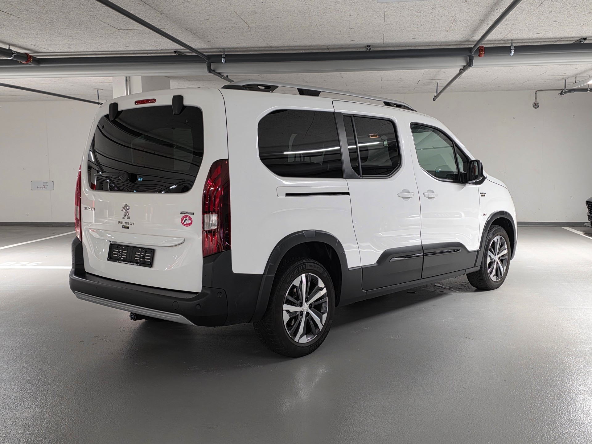 PEUGEOT Rifter Long 1.5 BlueHDi GT Line EAT8-image-4