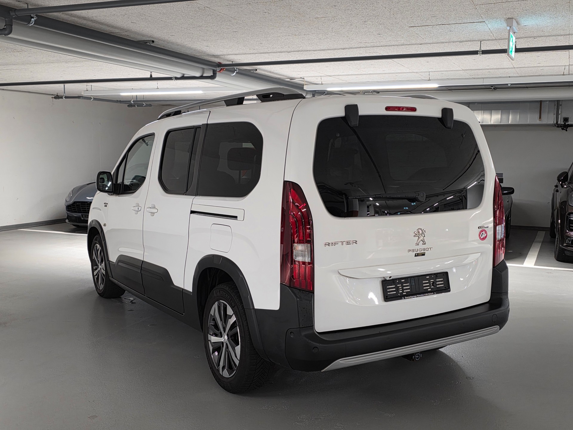 PEUGEOT Rifter Long 1.5 BlueHDi GT Line EAT8-image-6