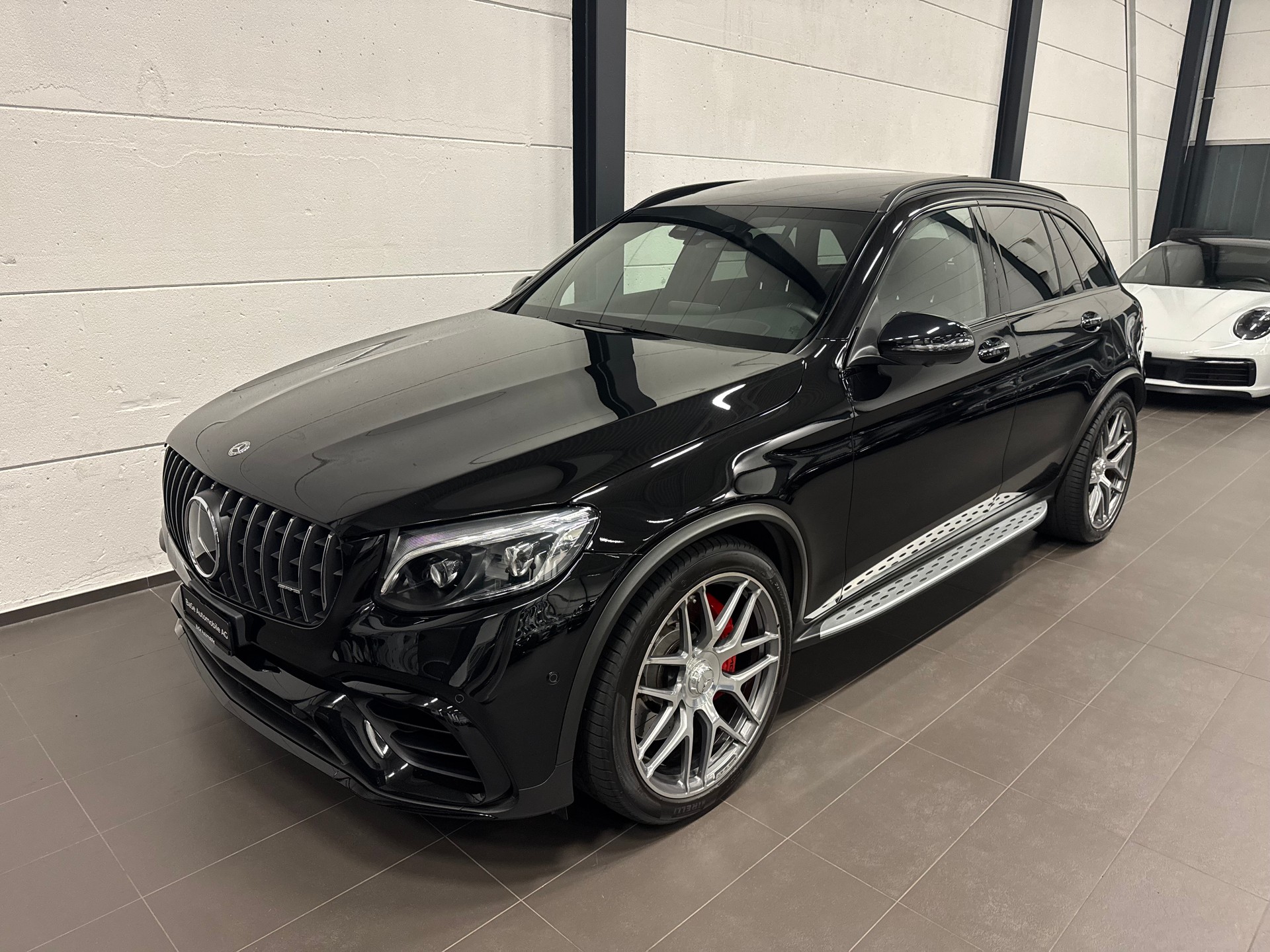 MERCEDES-BENZ GLC 63 S AMG 4Matic+ 9G-Tronic-showroom-element-2