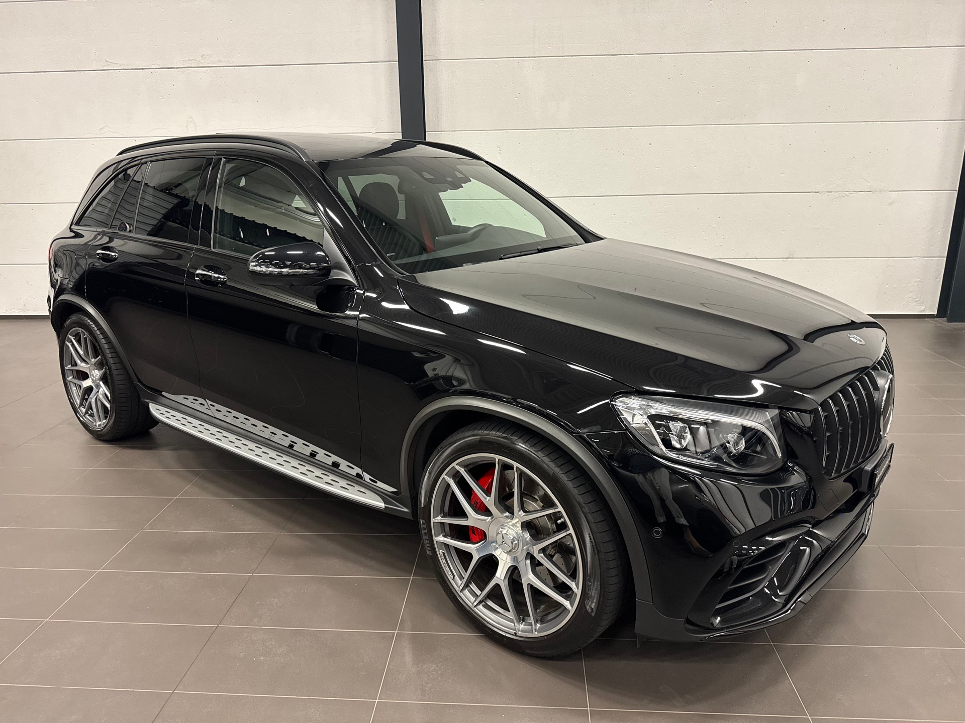MERCEDES-BENZ GLC 63 S AMG 4Matic+ 9G-Tronic-showroom-element-3