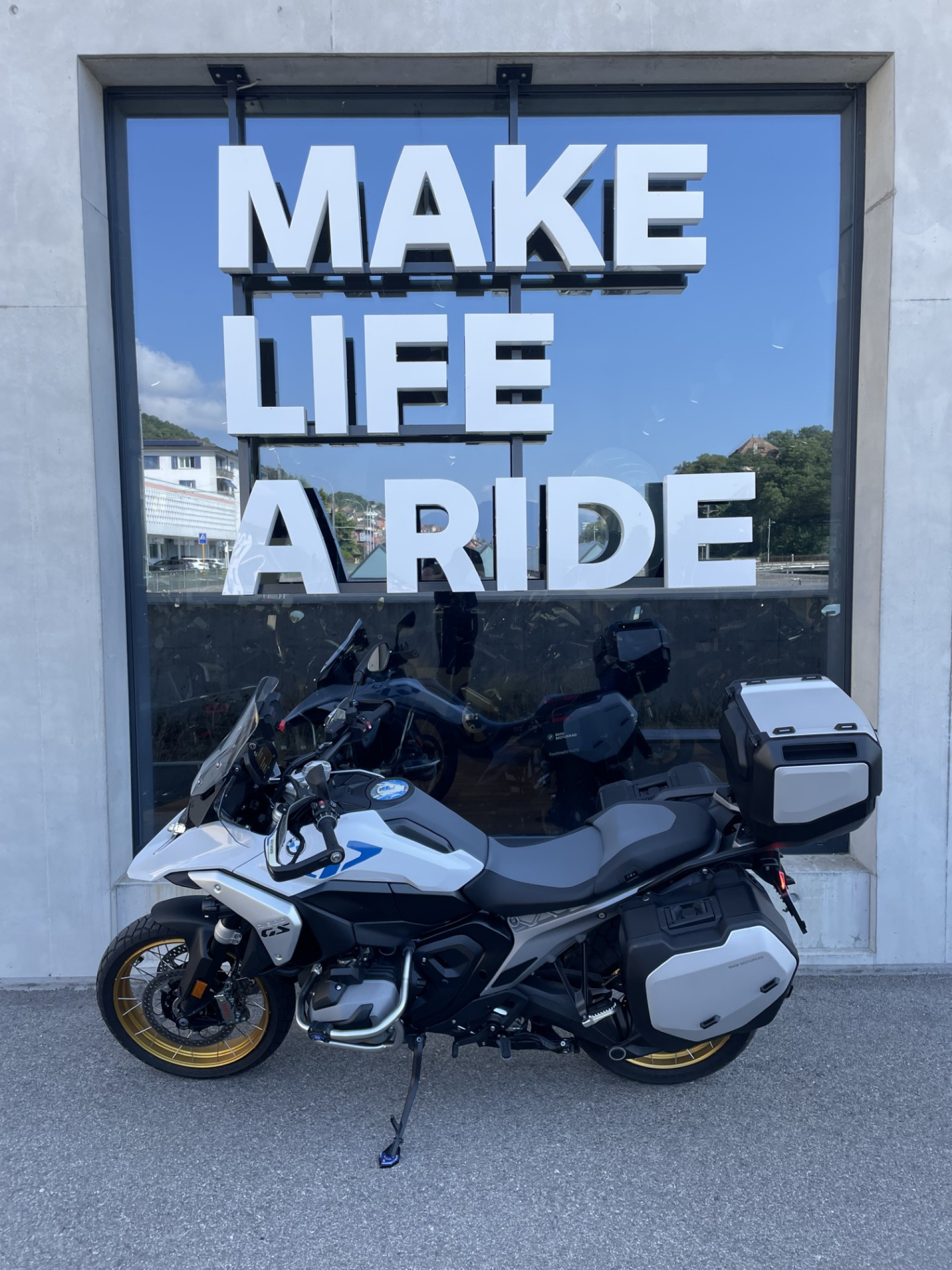 BMW R 1300 GS-image-2
