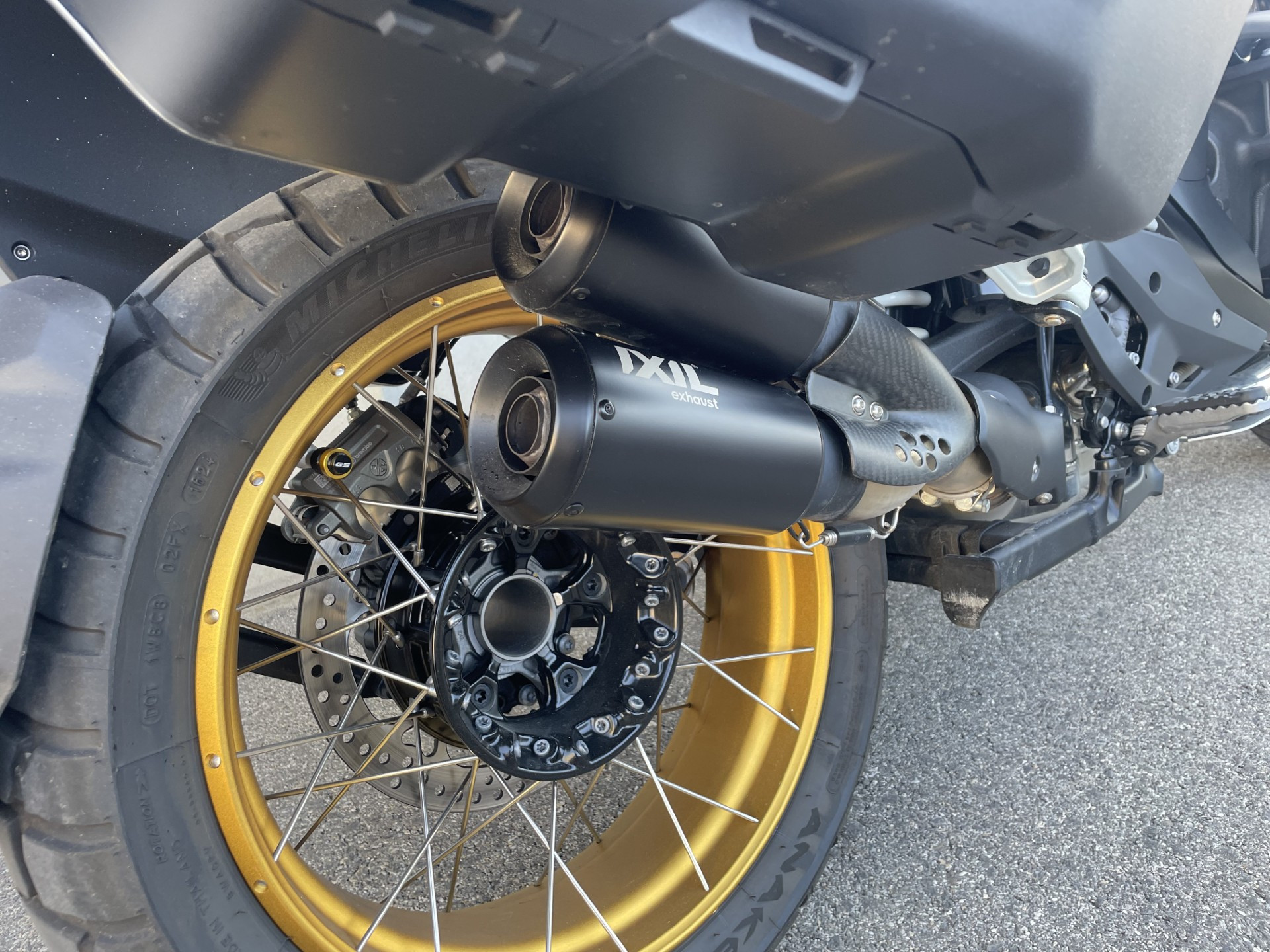 BMW R 1300 GS-image-7