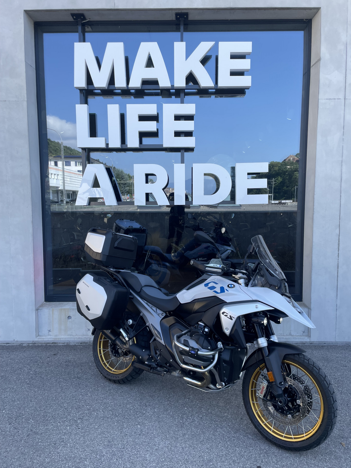 BMW R 1300 GS-image-0