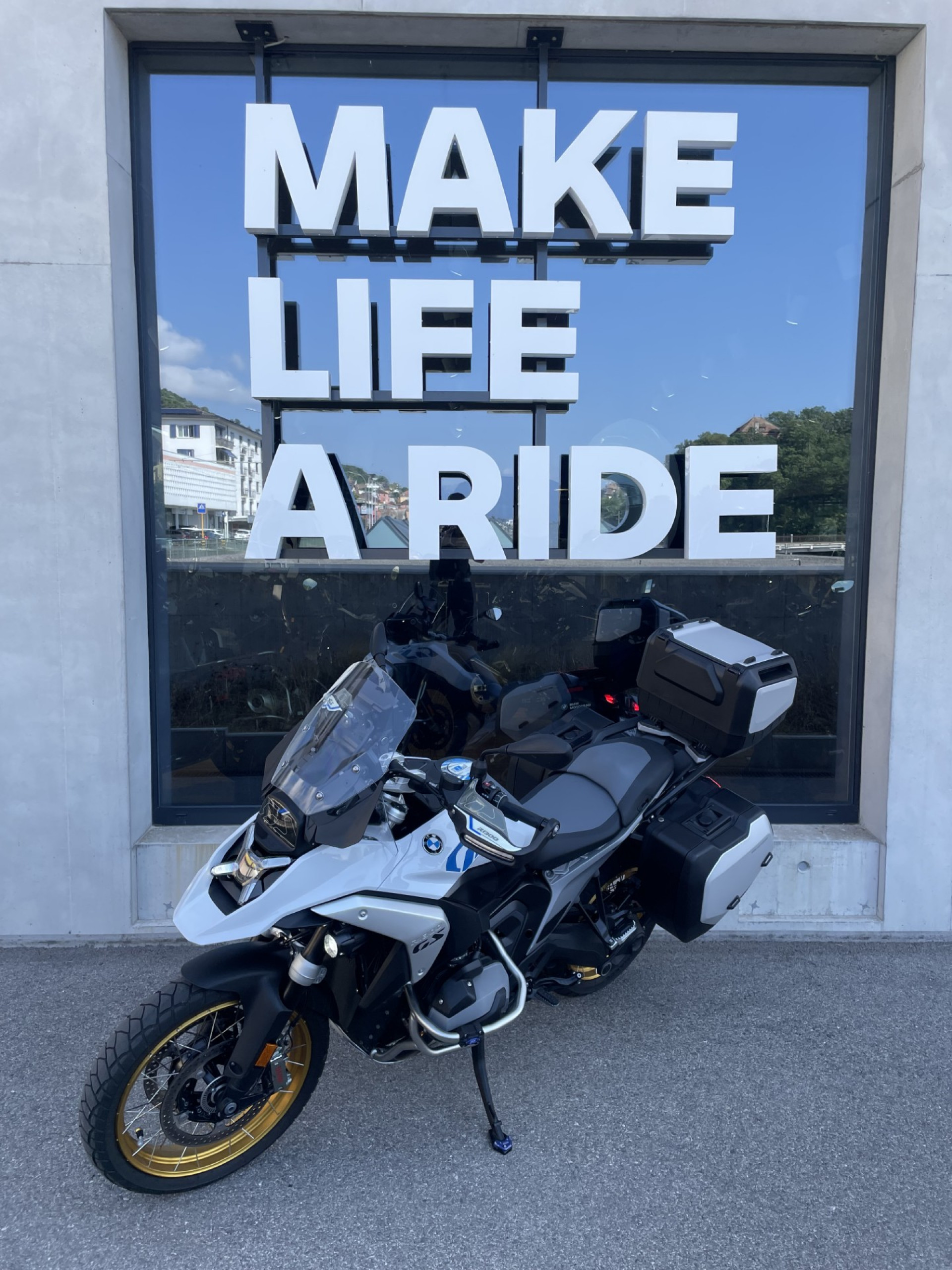 BMW R 1300 GS-image-3
