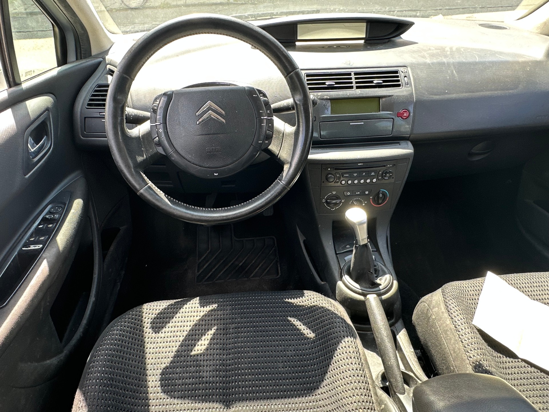 CITROEN C4 Berline 1.6i 16V VTR (Pack)-image-7