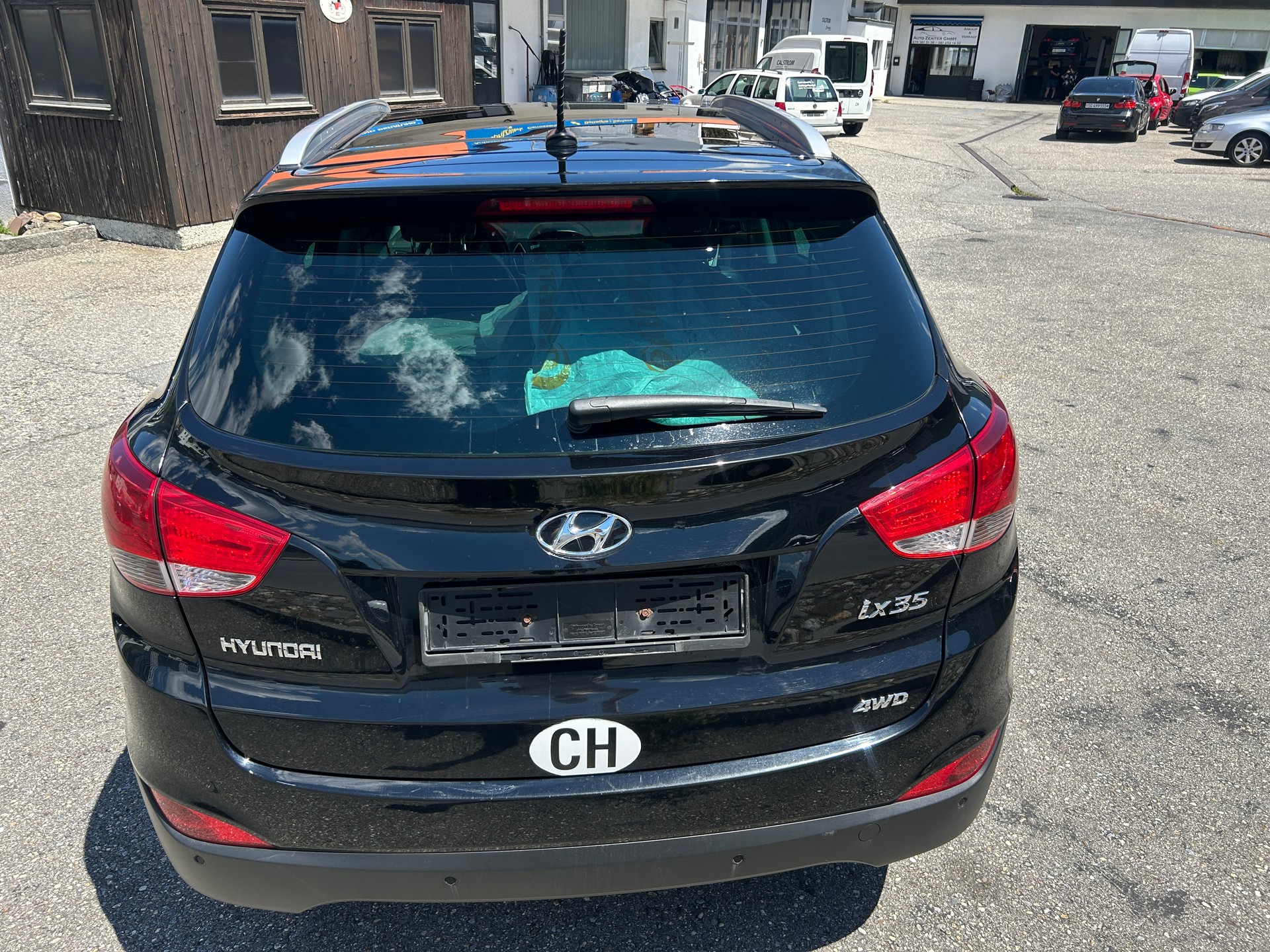 HYUNDAI iX 35 2.0 Premium 4WD-image-4