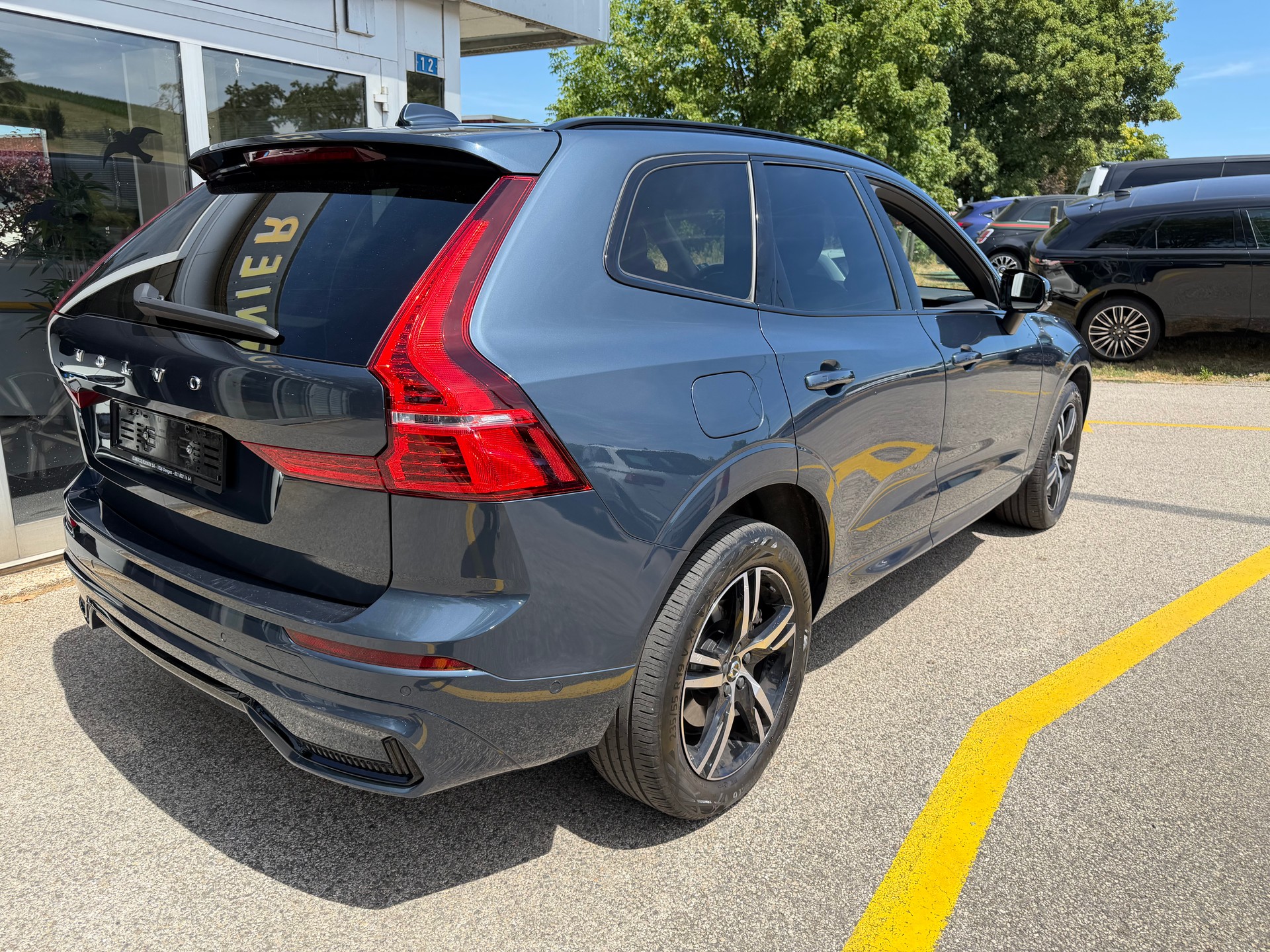 VOLVO XC60 B4 Diesel Mild Hybrid AWD R-Design Geartronic-showroom-element-2