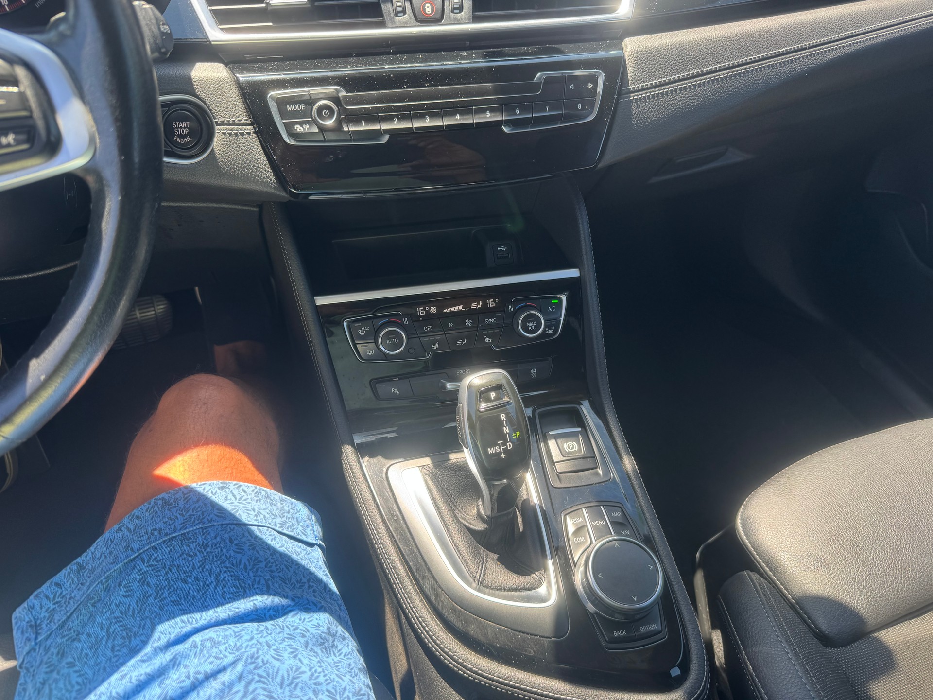BMW 218d xDrive Active Tourer Steptronic-image-21