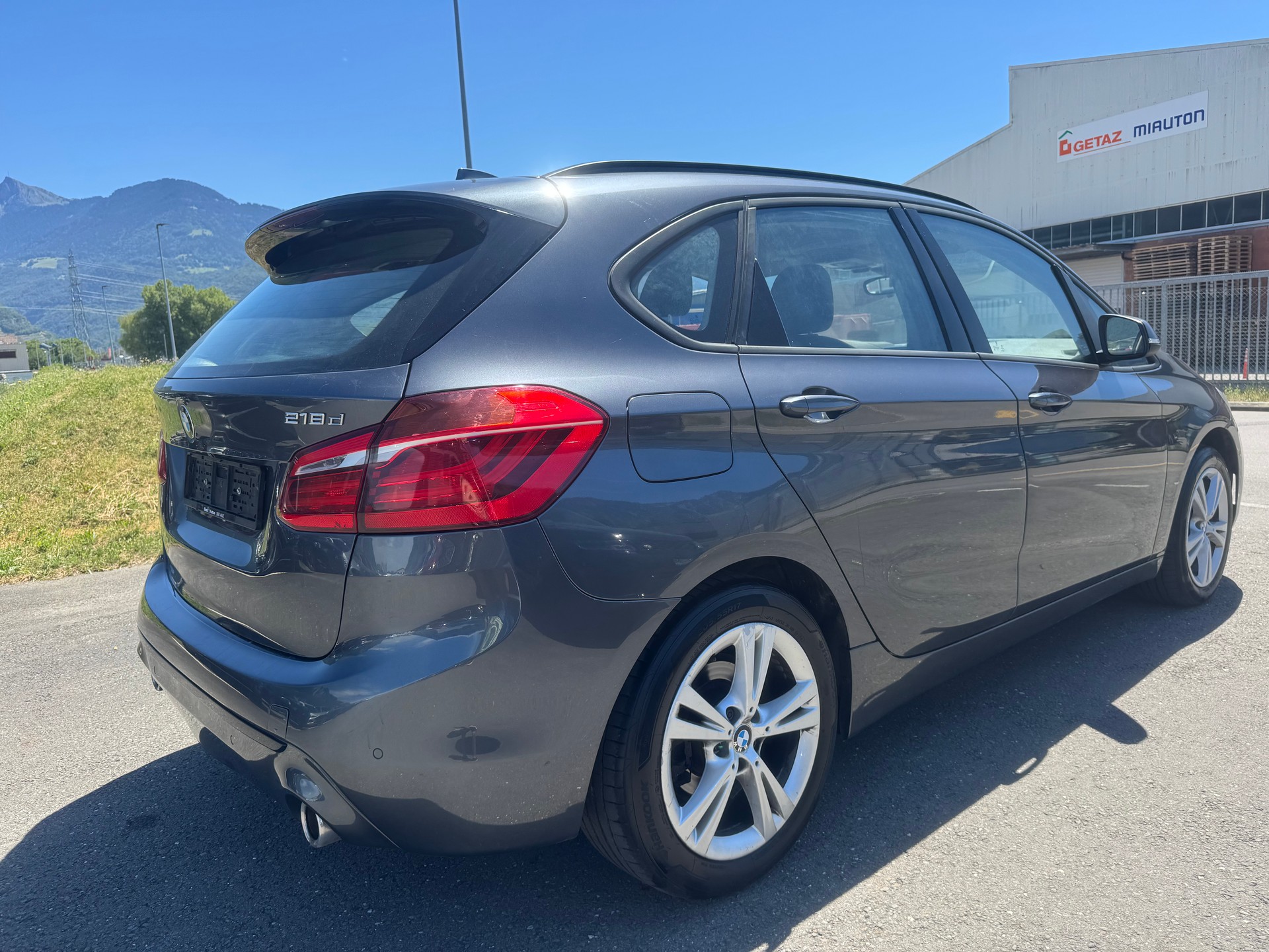 BMW 218d xDrive Active Tourer Steptronic-image-5