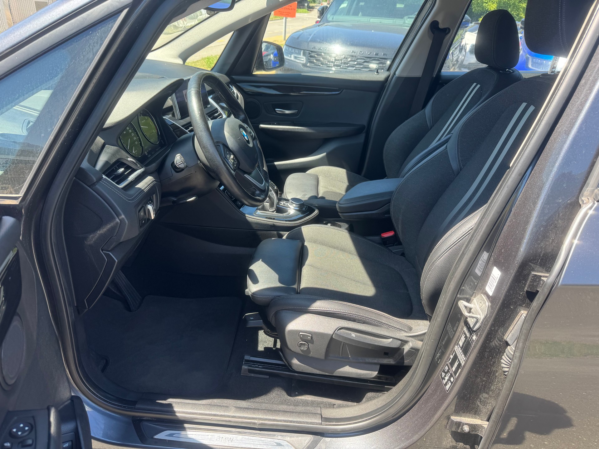 BMW 218d xDrive Active Tourer Steptronic-image-10