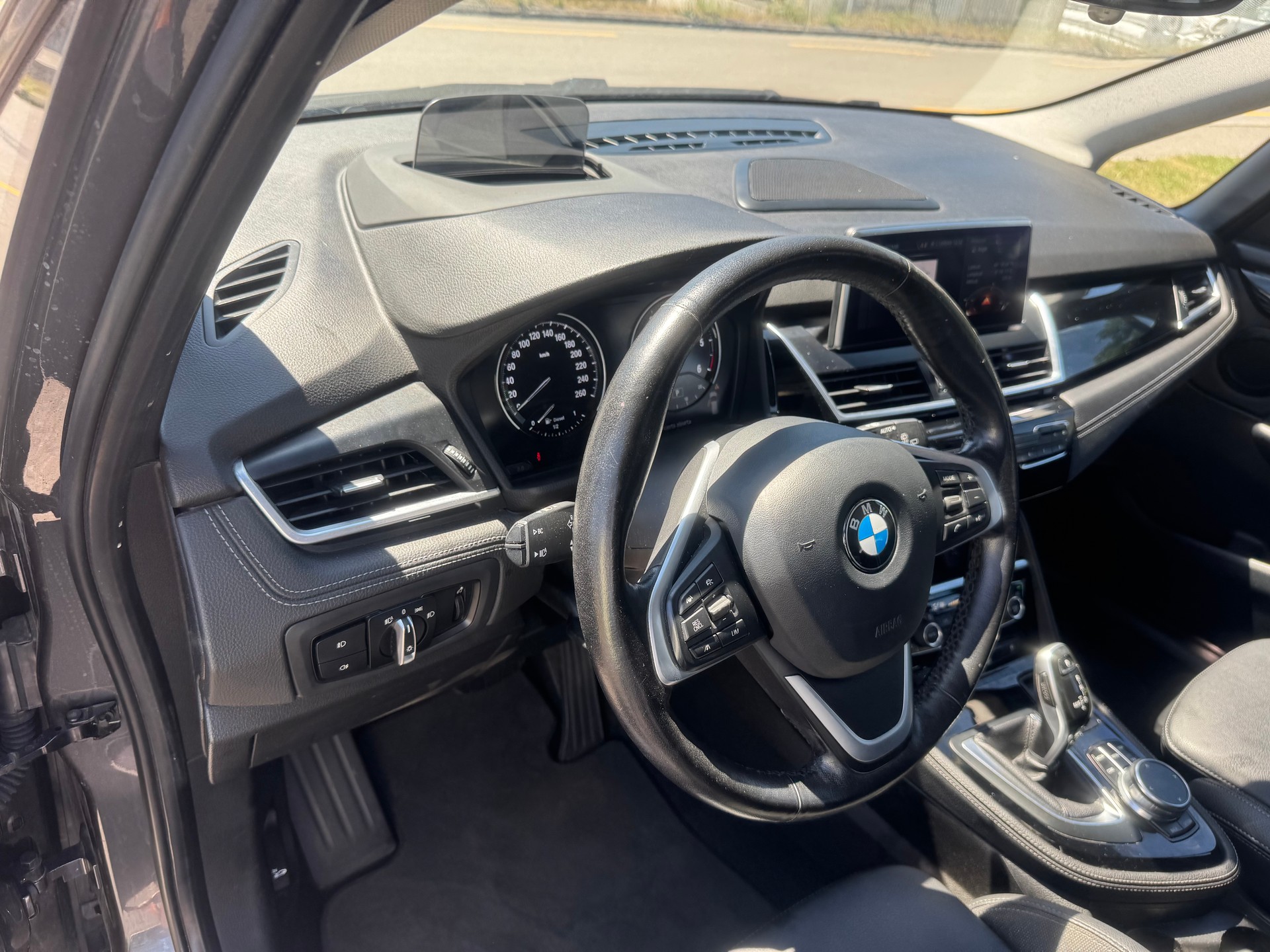 BMW 218d xDrive Active Tourer Steptronic-image-14