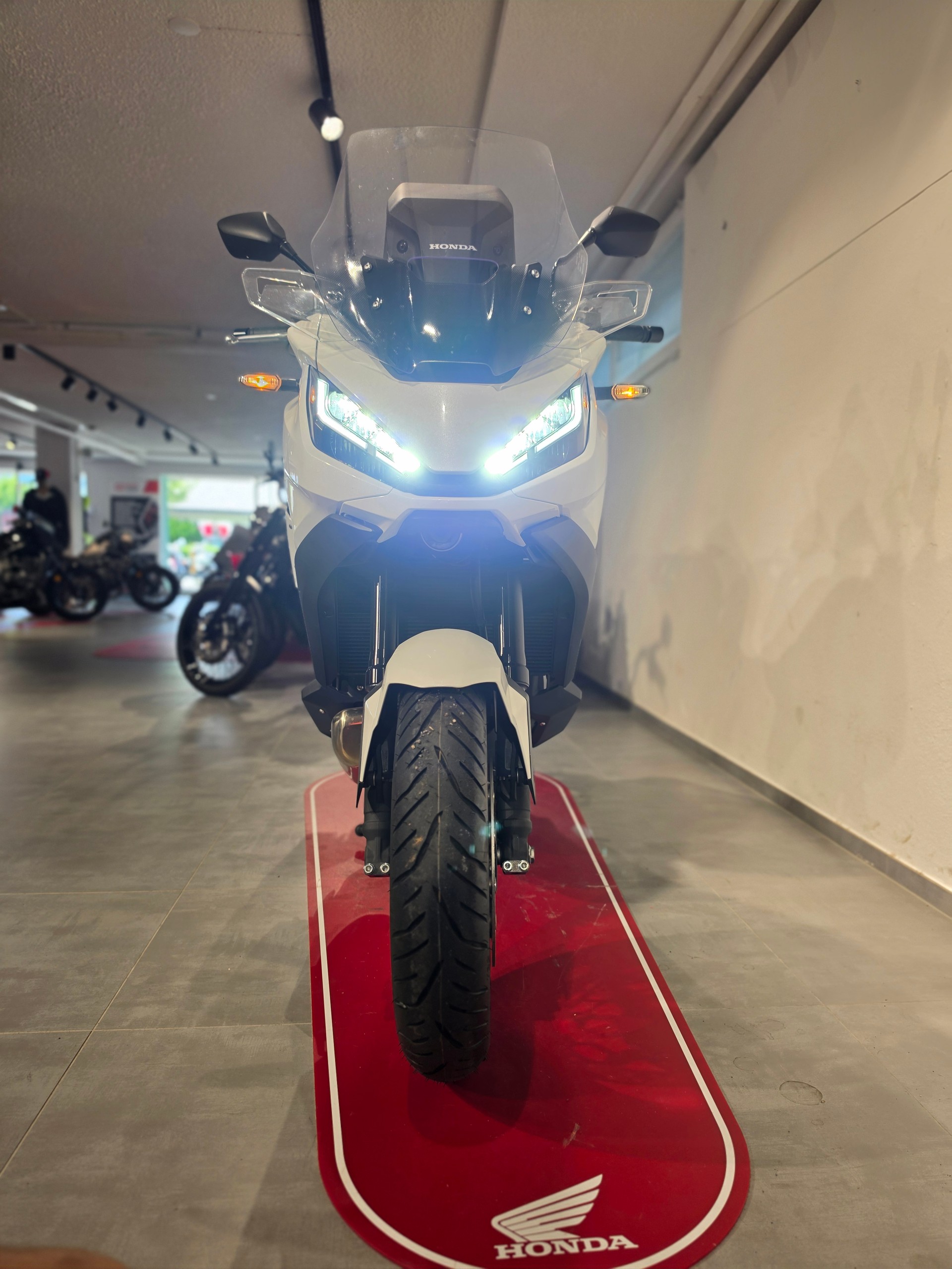HONDA NT 1100 DCT-image-1