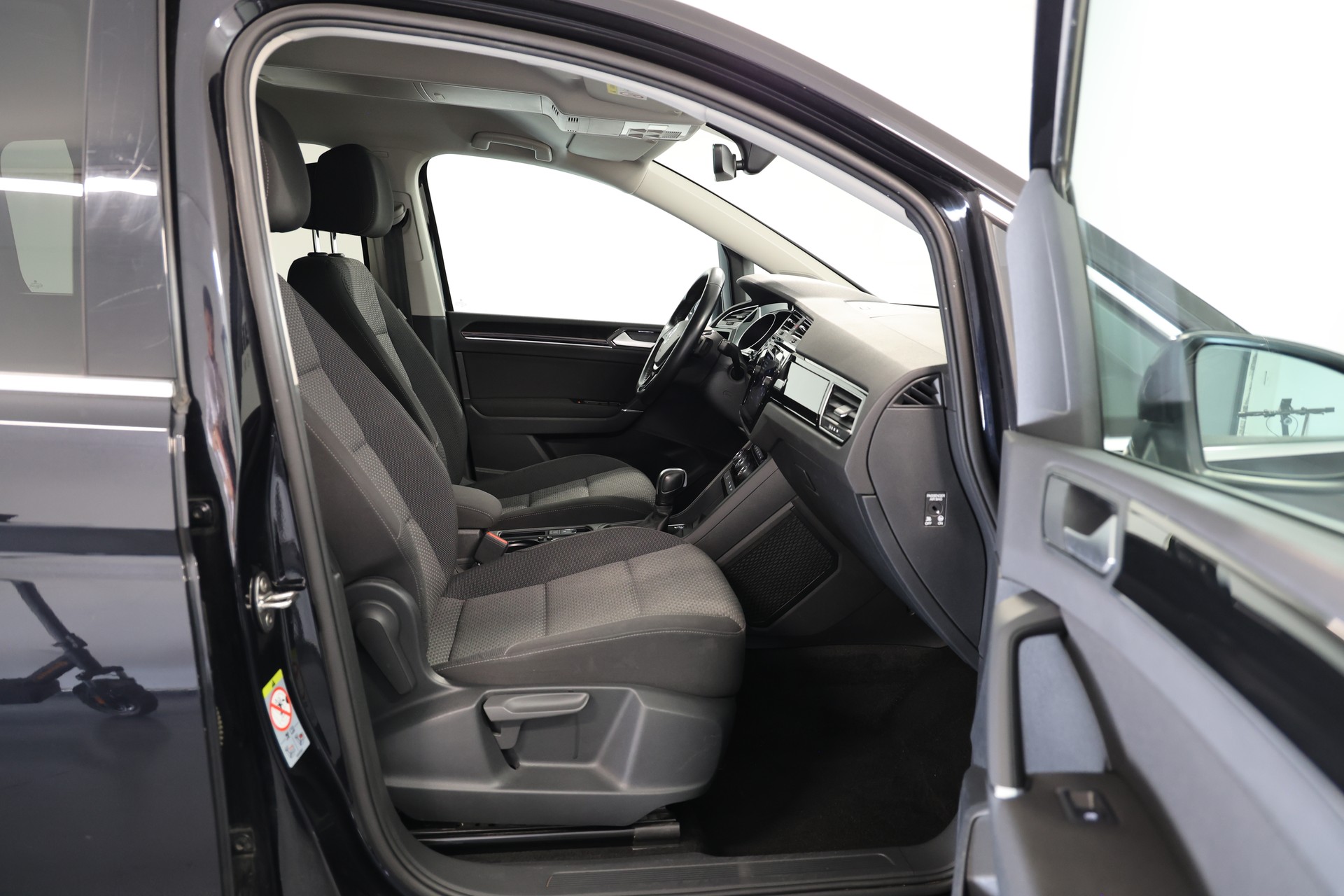 VW Touran 2.0 TDI SCR Comfortline DSG-image-11