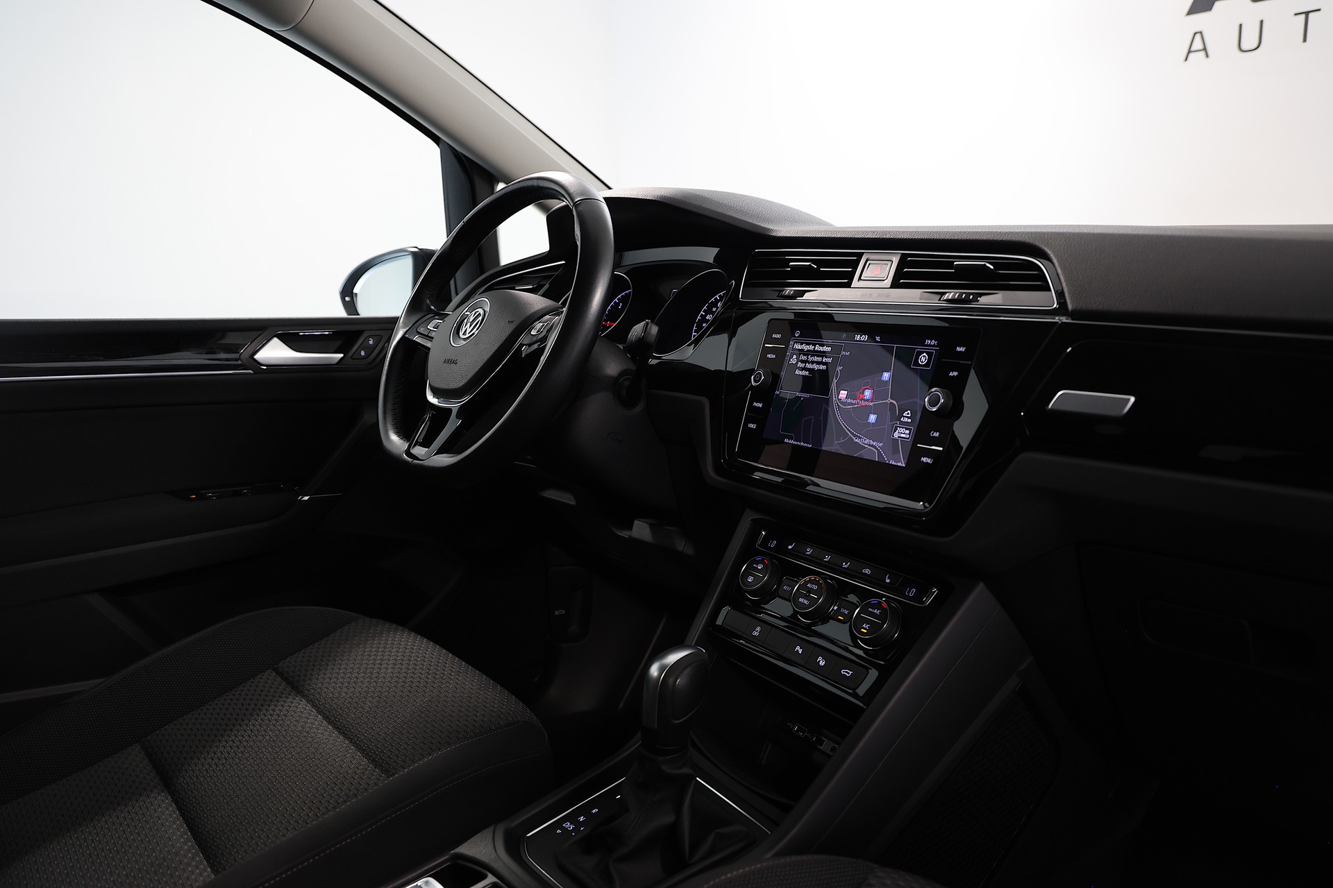 VW Touran 2.0 TDI SCR Comfortline DSG-image-12