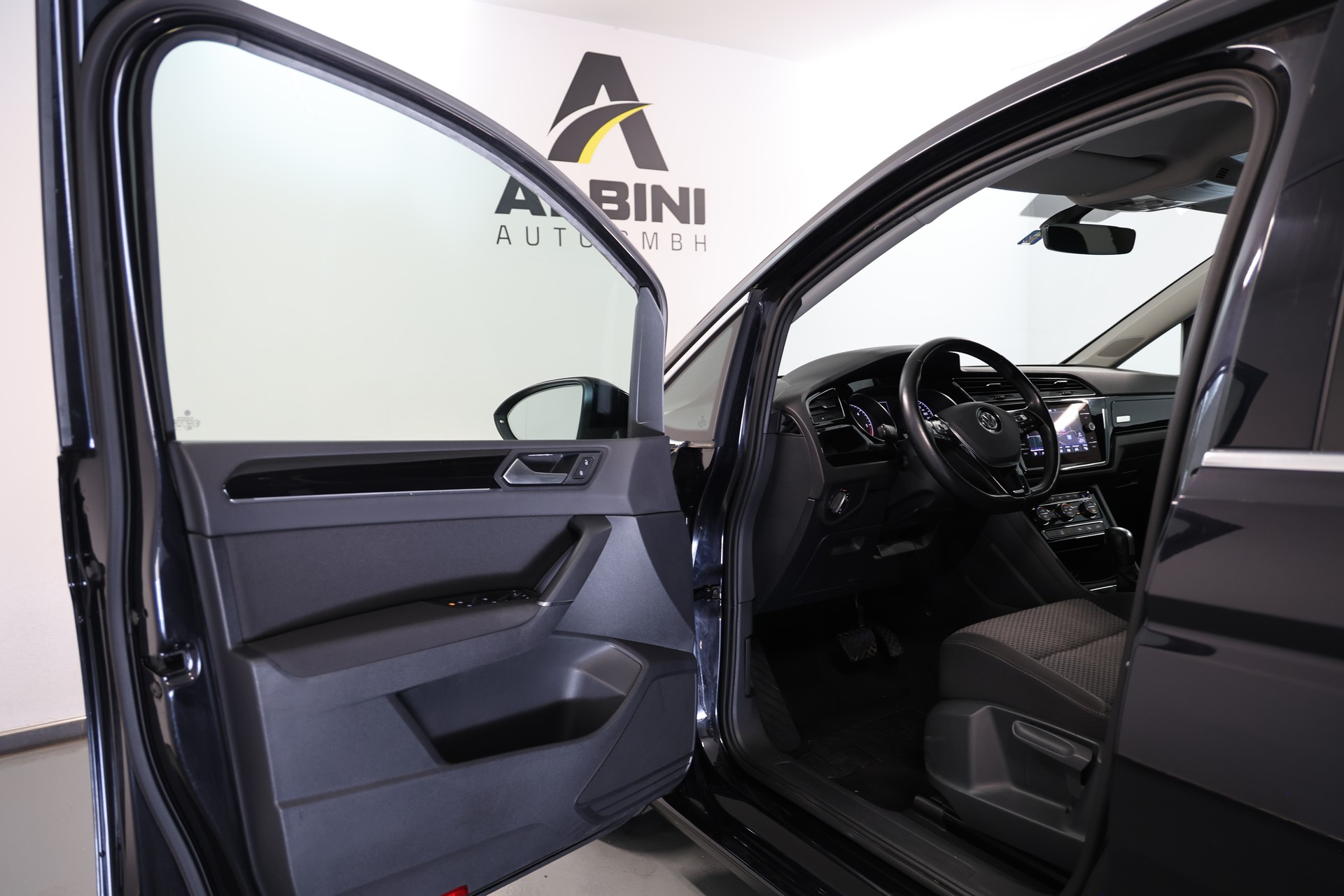 VW Touran 2.0 TDI SCR Comfortline DSG-image-8