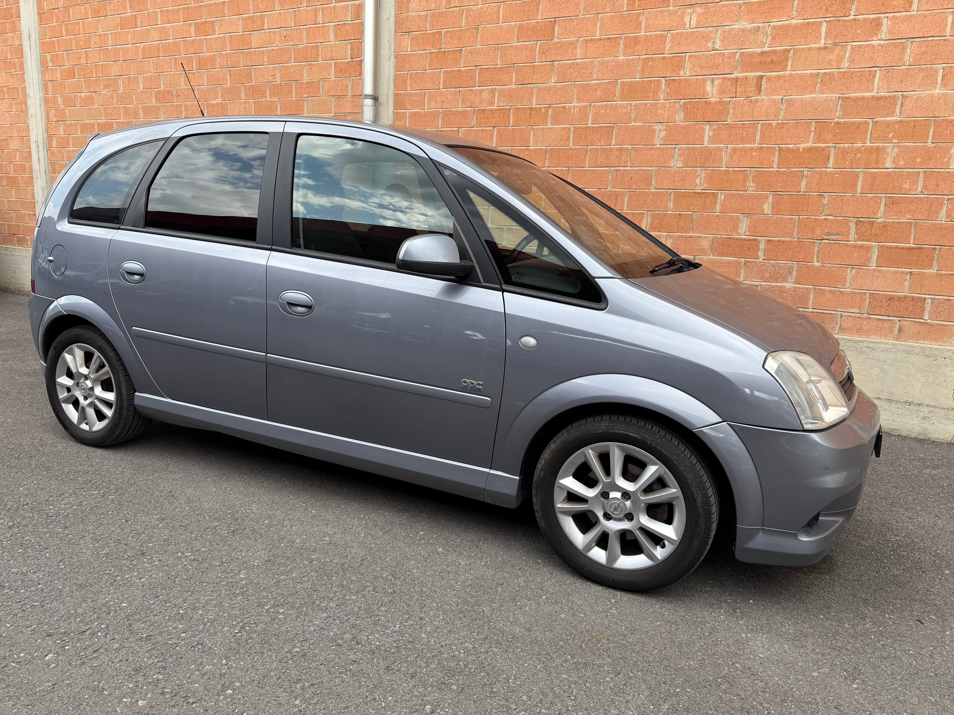 OPEL Meriva 1.8i 16V Cosmo