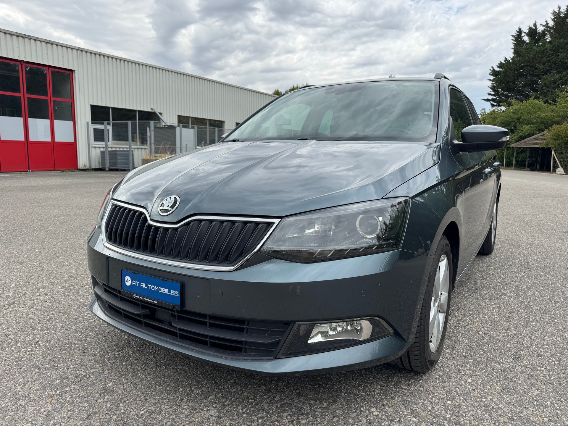 SKODA Fabia 1.2 TSI Swiss Joy DSG-image-1
