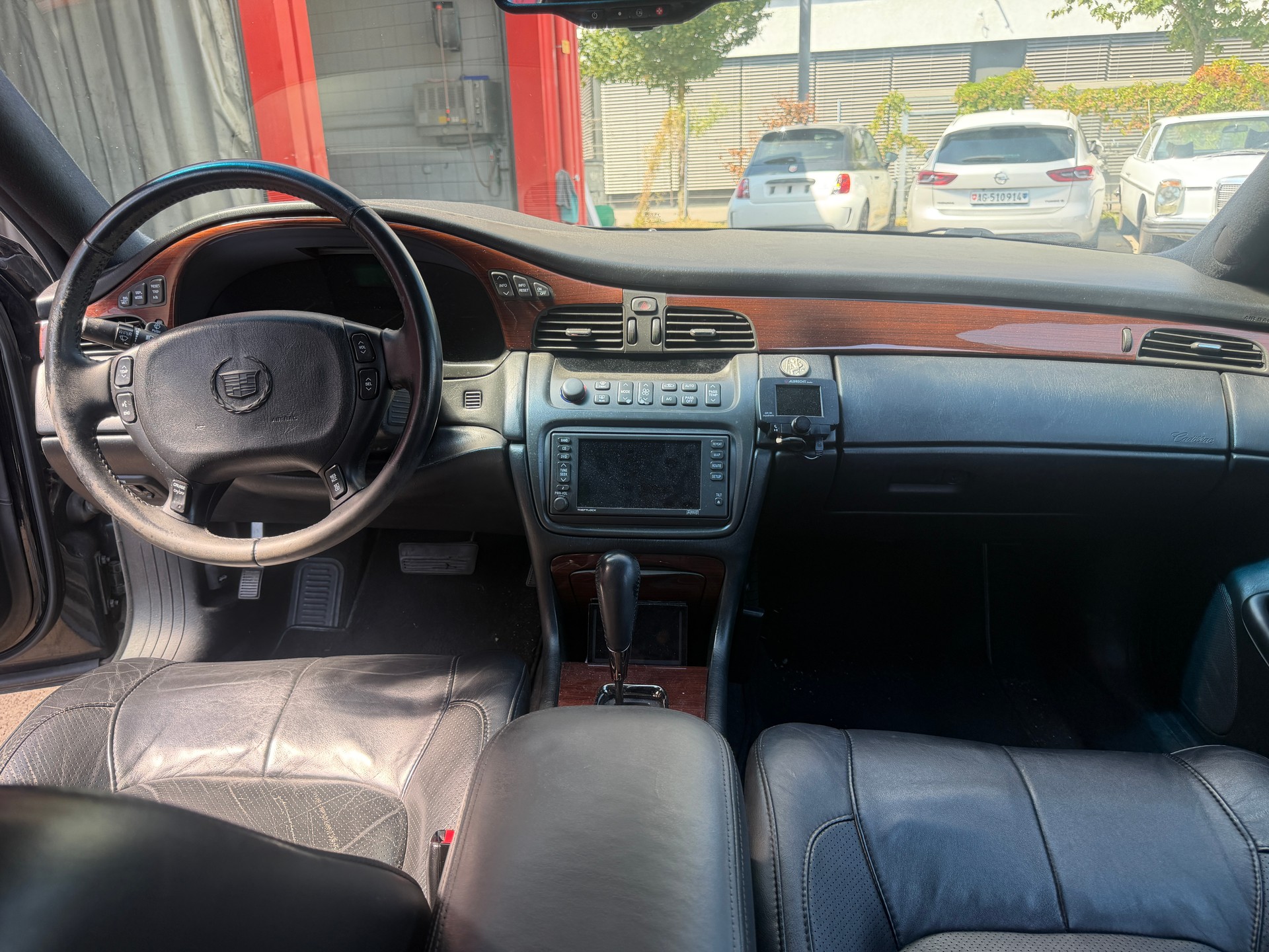 CADILLAC DEVILLE-image-9