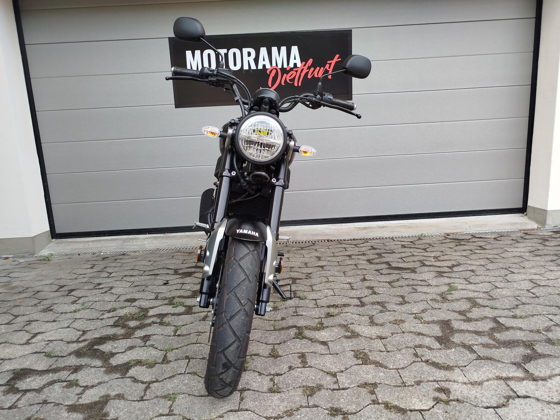 YAMAHA XSR 125-image-4