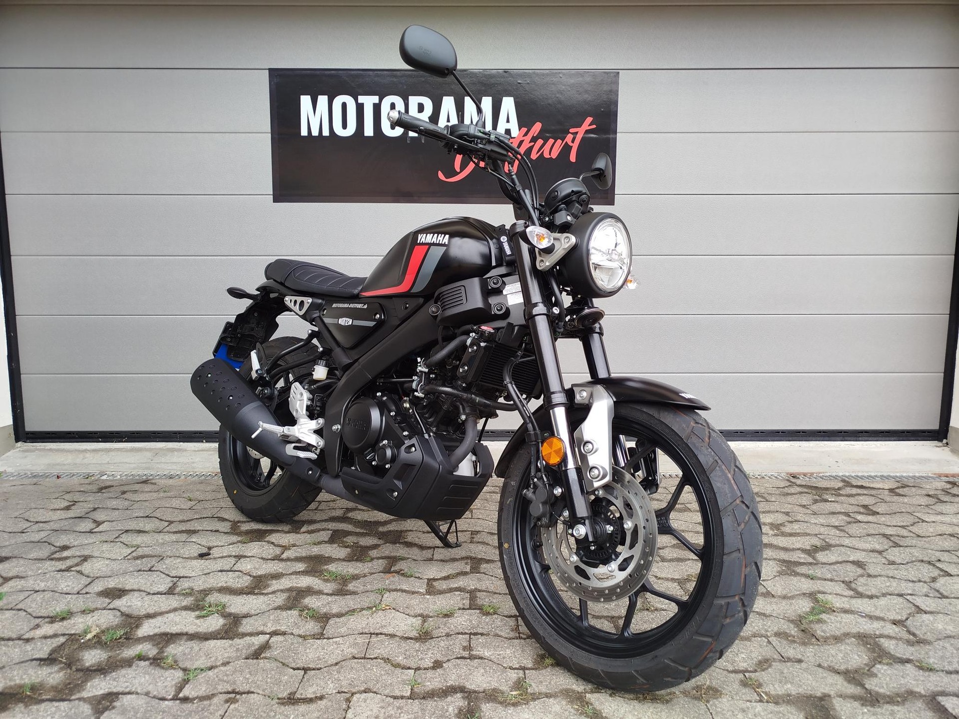 YAMAHA XSR 125-image-1