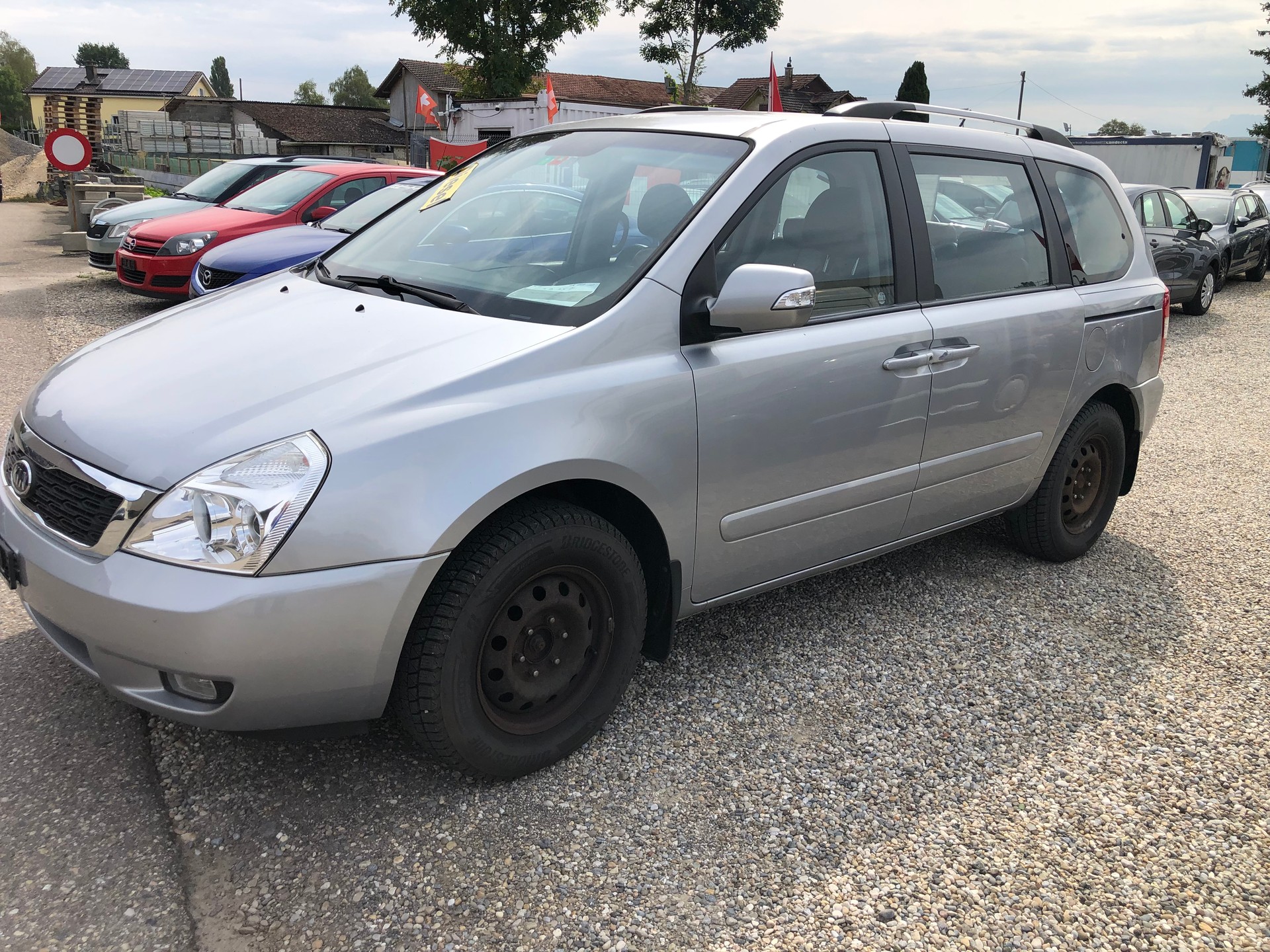KIA Carnival 2.2 CRDi Classic-image-1