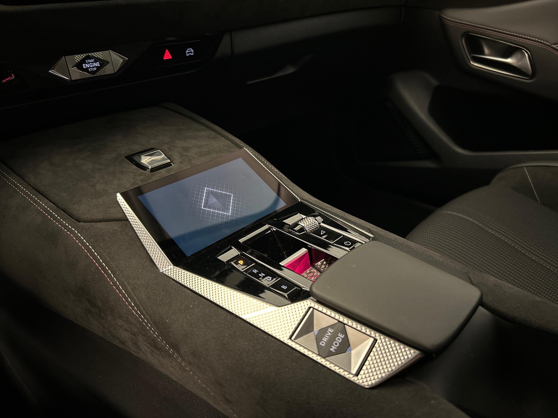 DS AUTOMOBILES 4 1.6 E-Tense Ligne Noire-image-13