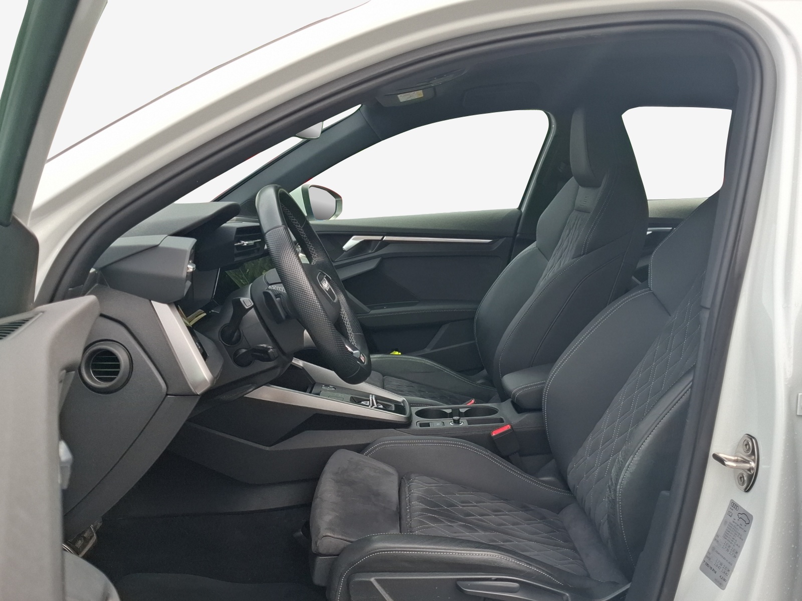 AUDI A3 Sportback 35 TFSI S line Attraction S-tronic-image-8