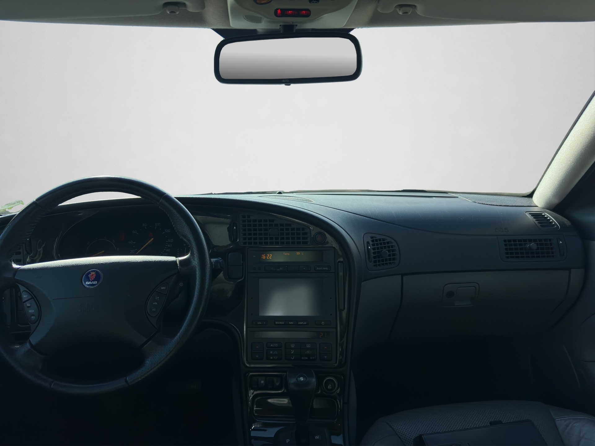 SAAB 9-5 2.3T Aero-image-12