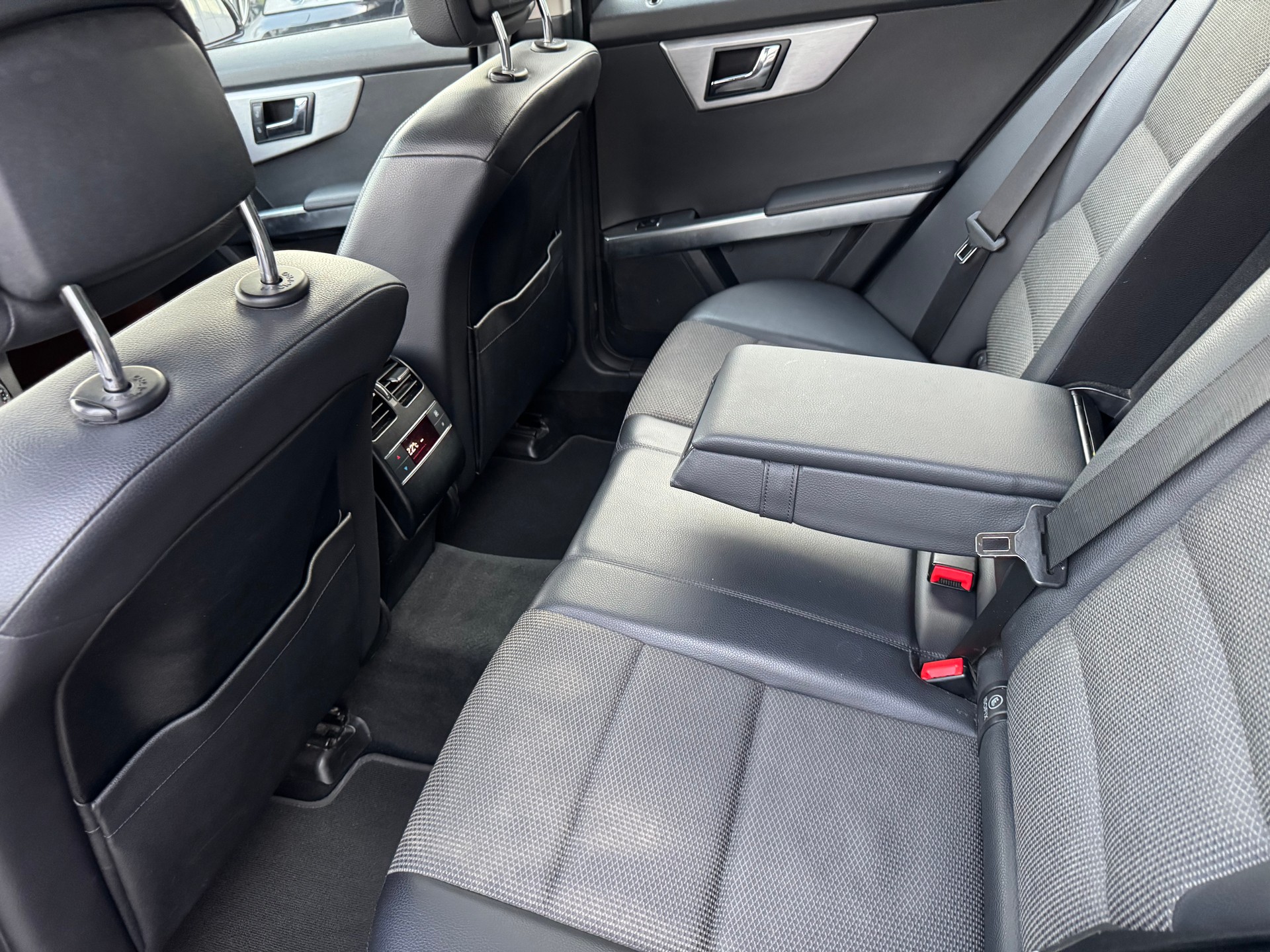 MERCEDES-BENZ GLK 250 CDI BlueEfficiency 4Matic 7G-Tronic-image-17